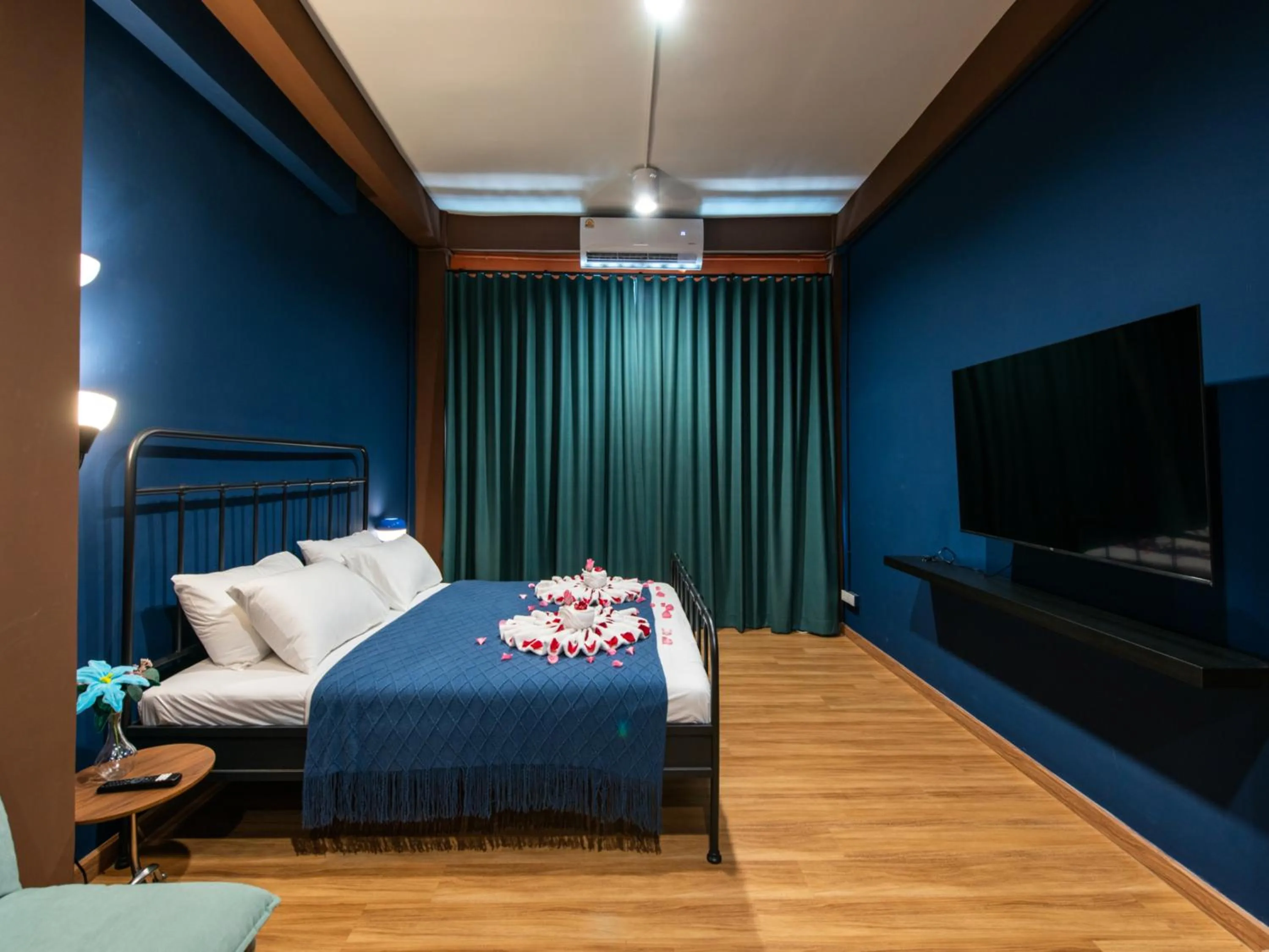 Bedroom, Bed in The City Yaowarat Hotel