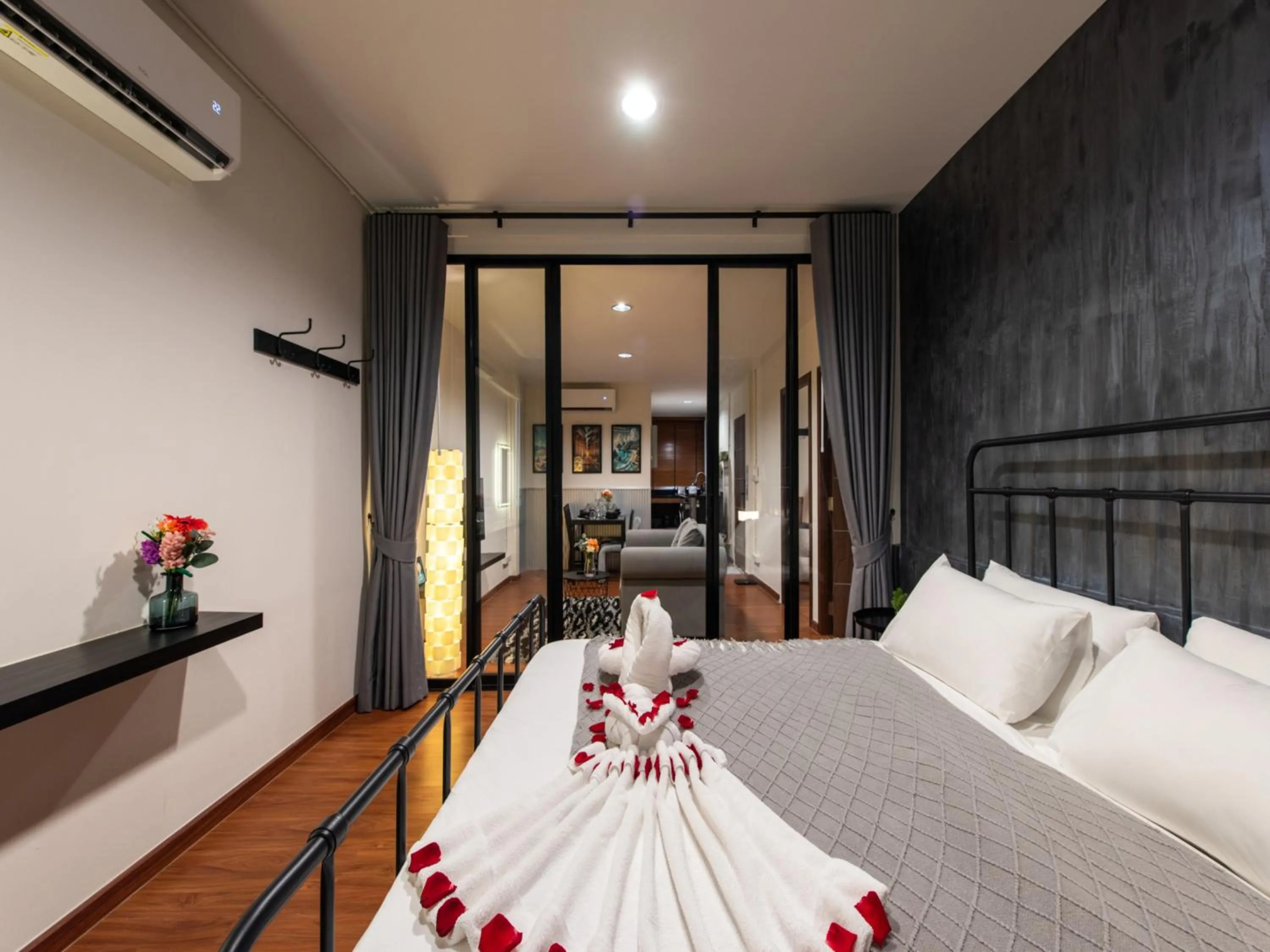 Bedroom, Bed in The City Yaowarat Hotel