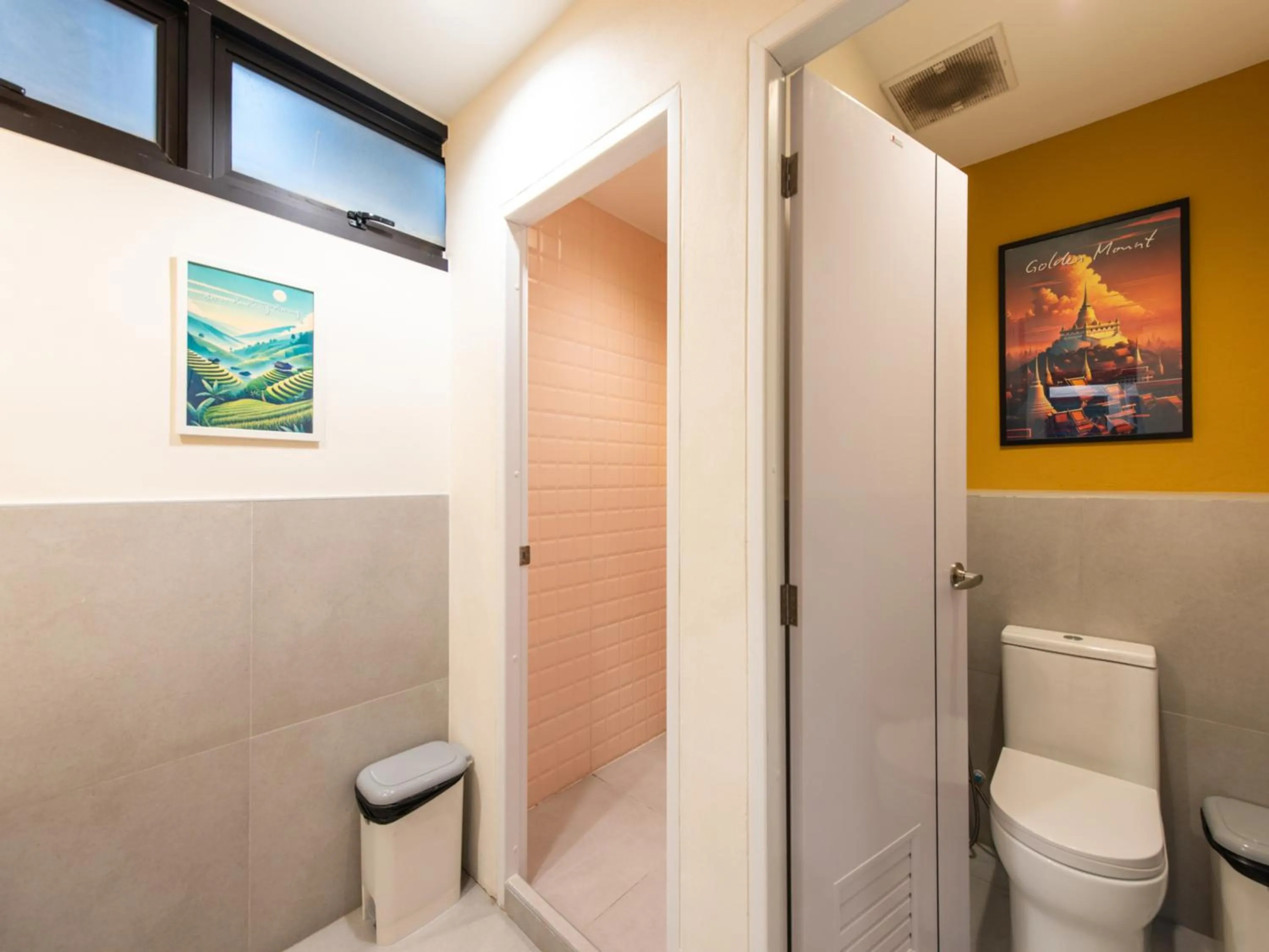 Bathroom in The City Yaowarat Hotel