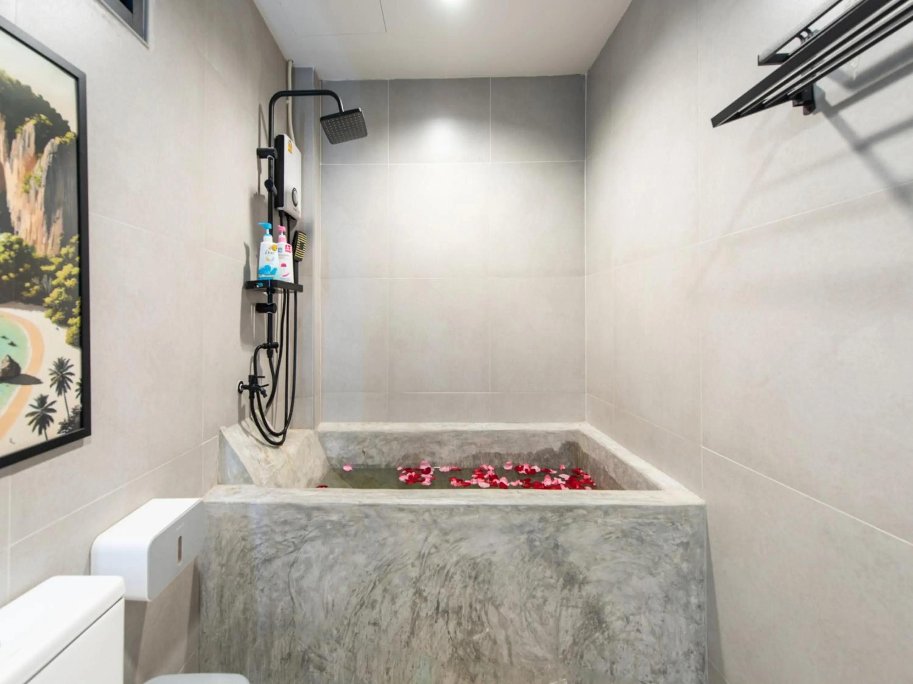 Bathroom in The City Yaowarat Hotel