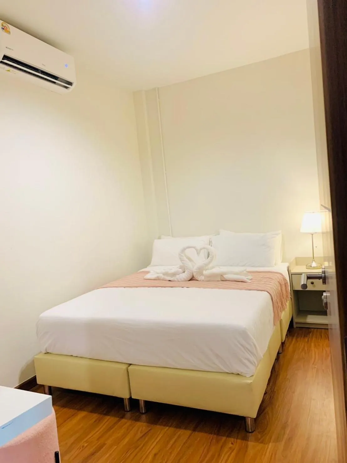 Bedroom, Bed in The City Yaowarat Hotel