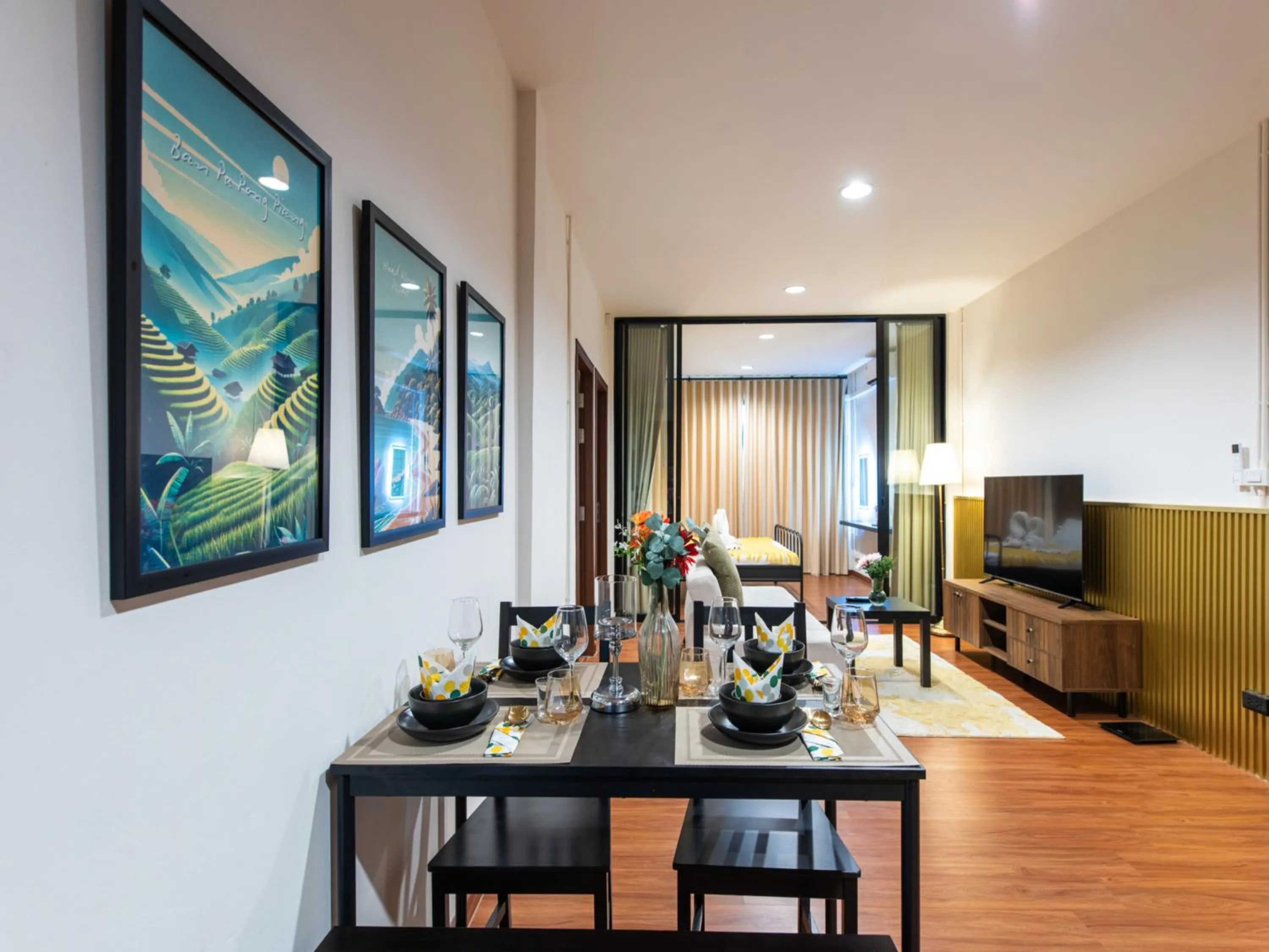 Dining area in The City Yaowarat Hotel