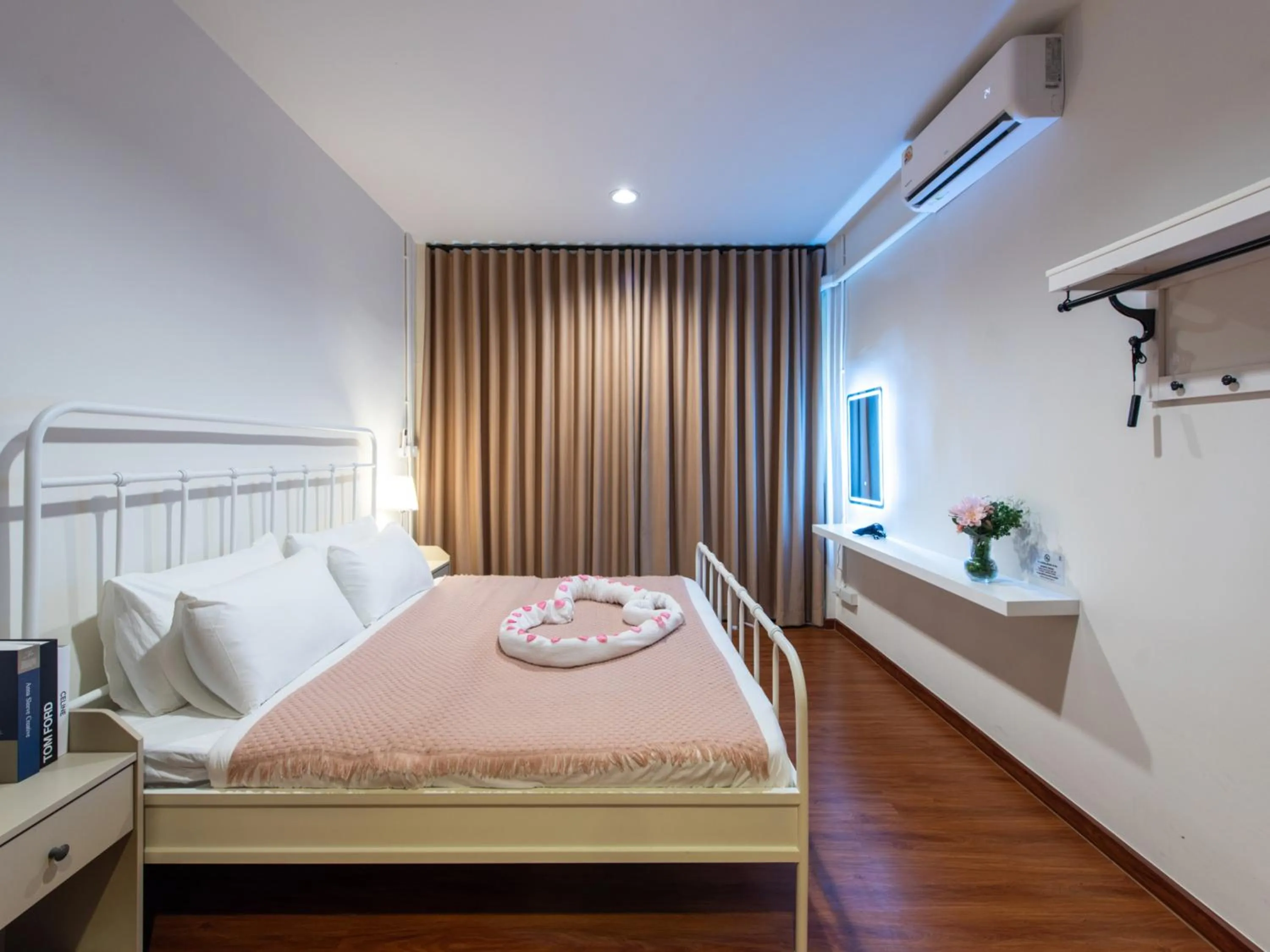 Bedroom, Bed in The City Yaowarat Hotel