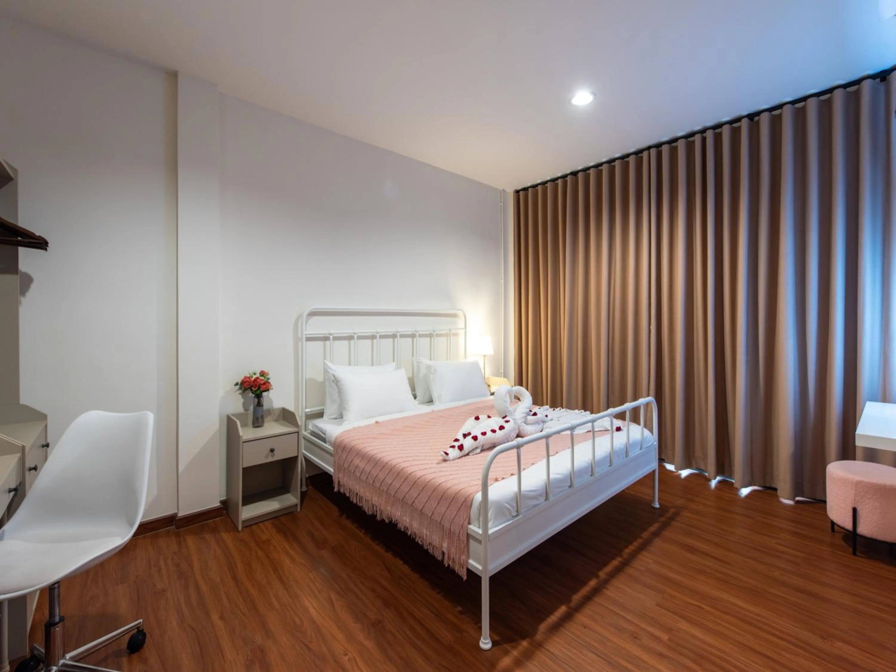 Bedroom, Bed in The City Yaowarat Hotel