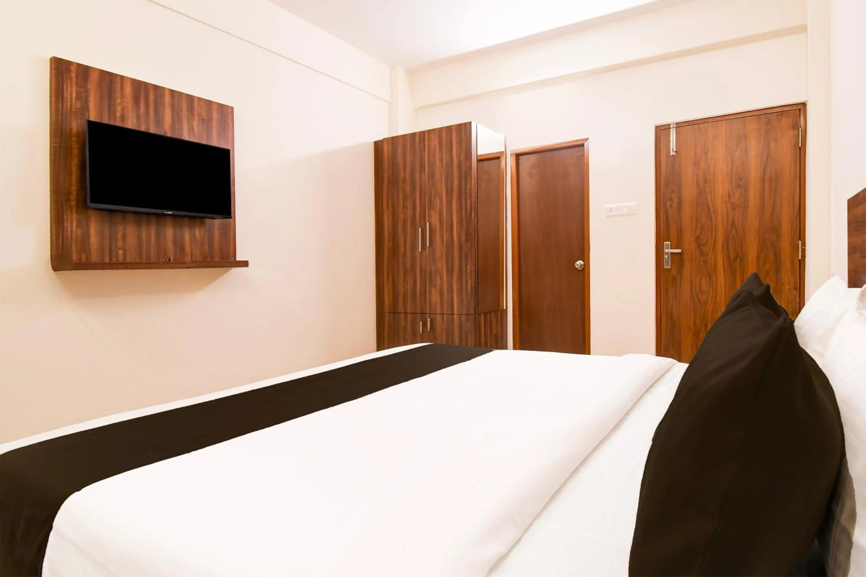 Bedroom in Super Hotel O GAJAPATI PREMIUM