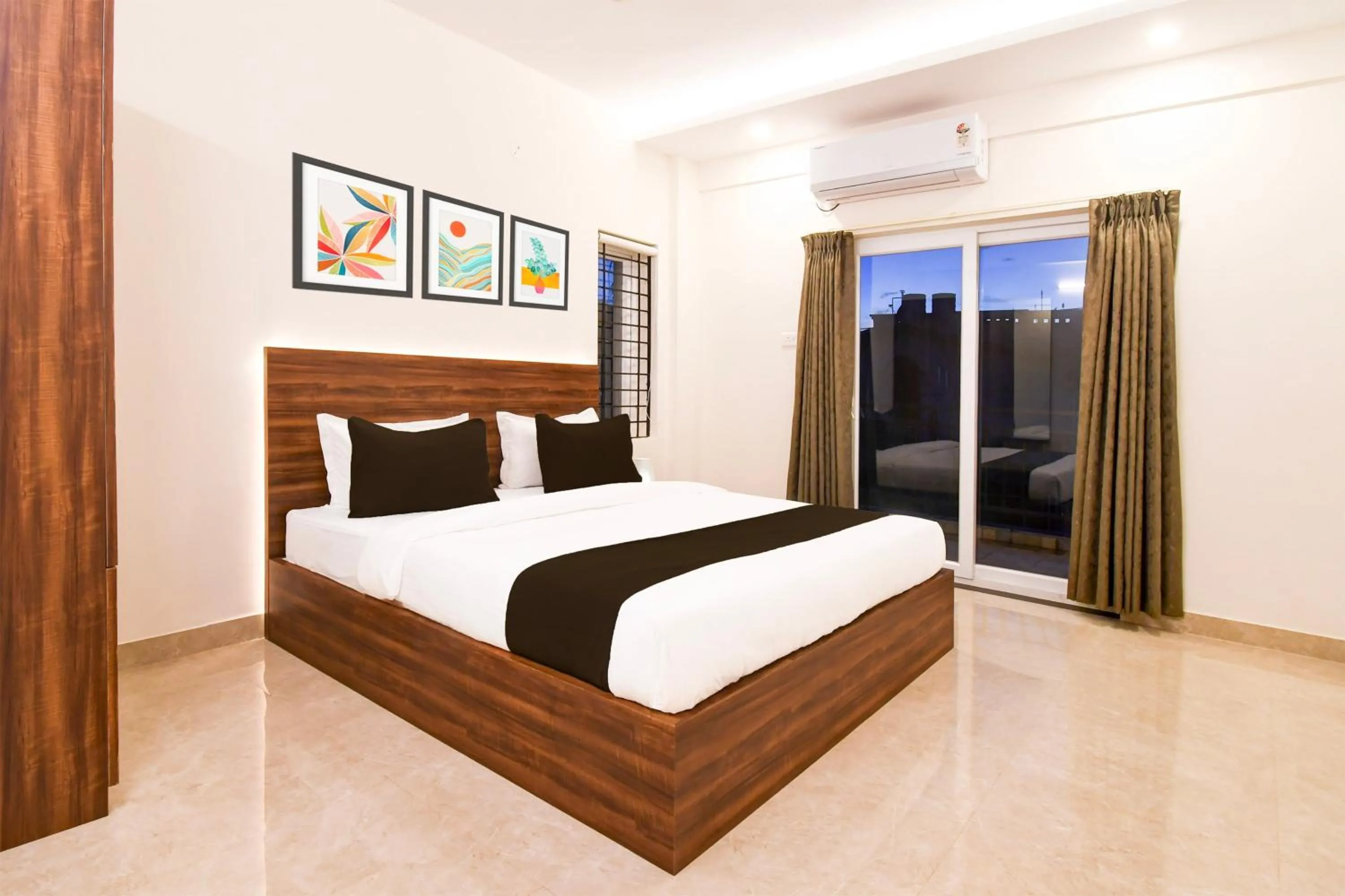 Bedroom in Super Hotel O GAJAPATI PREMIUM