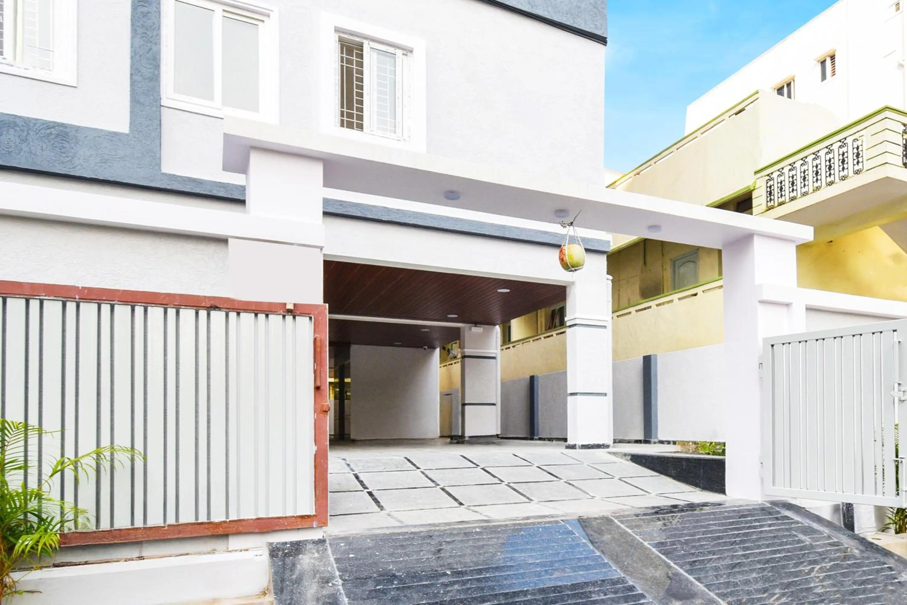 Facade/entrance in Hotel O Tripura Grand (Near Nexus Mall)