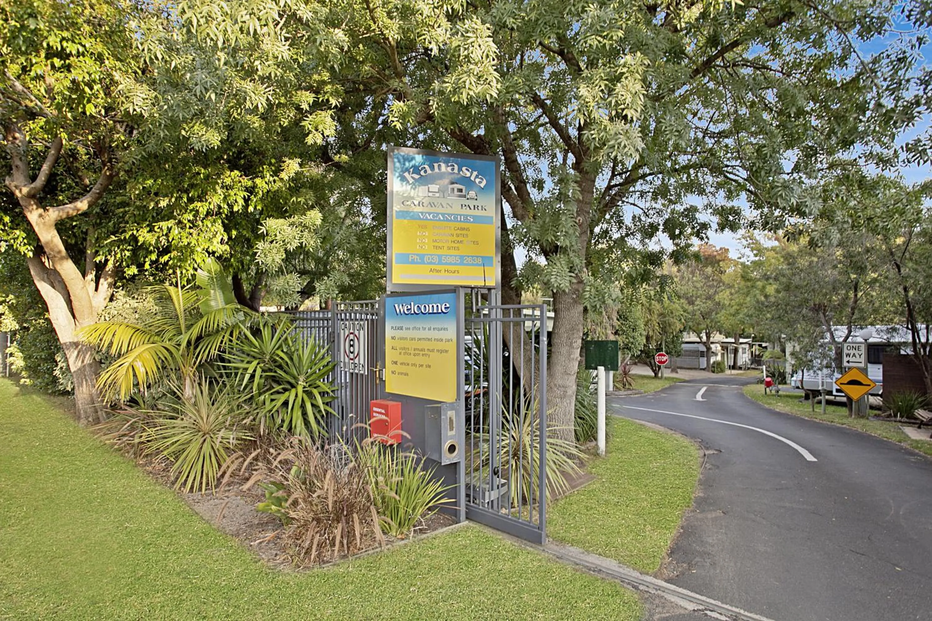 Facade/entrance in Kanasta Caravan Park