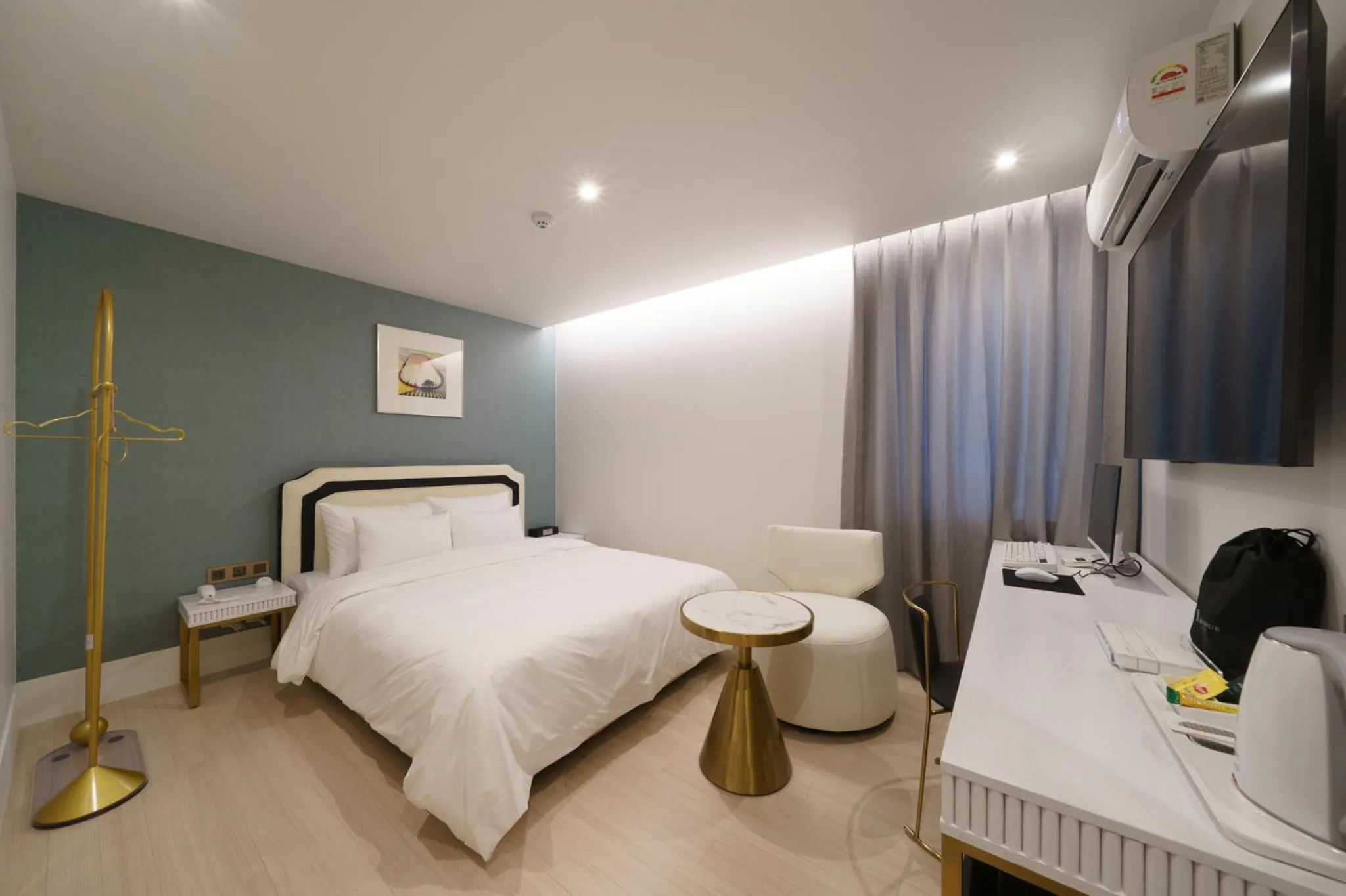 Bedroom, Bed in Busan H Avenue Jeonggwan Branch