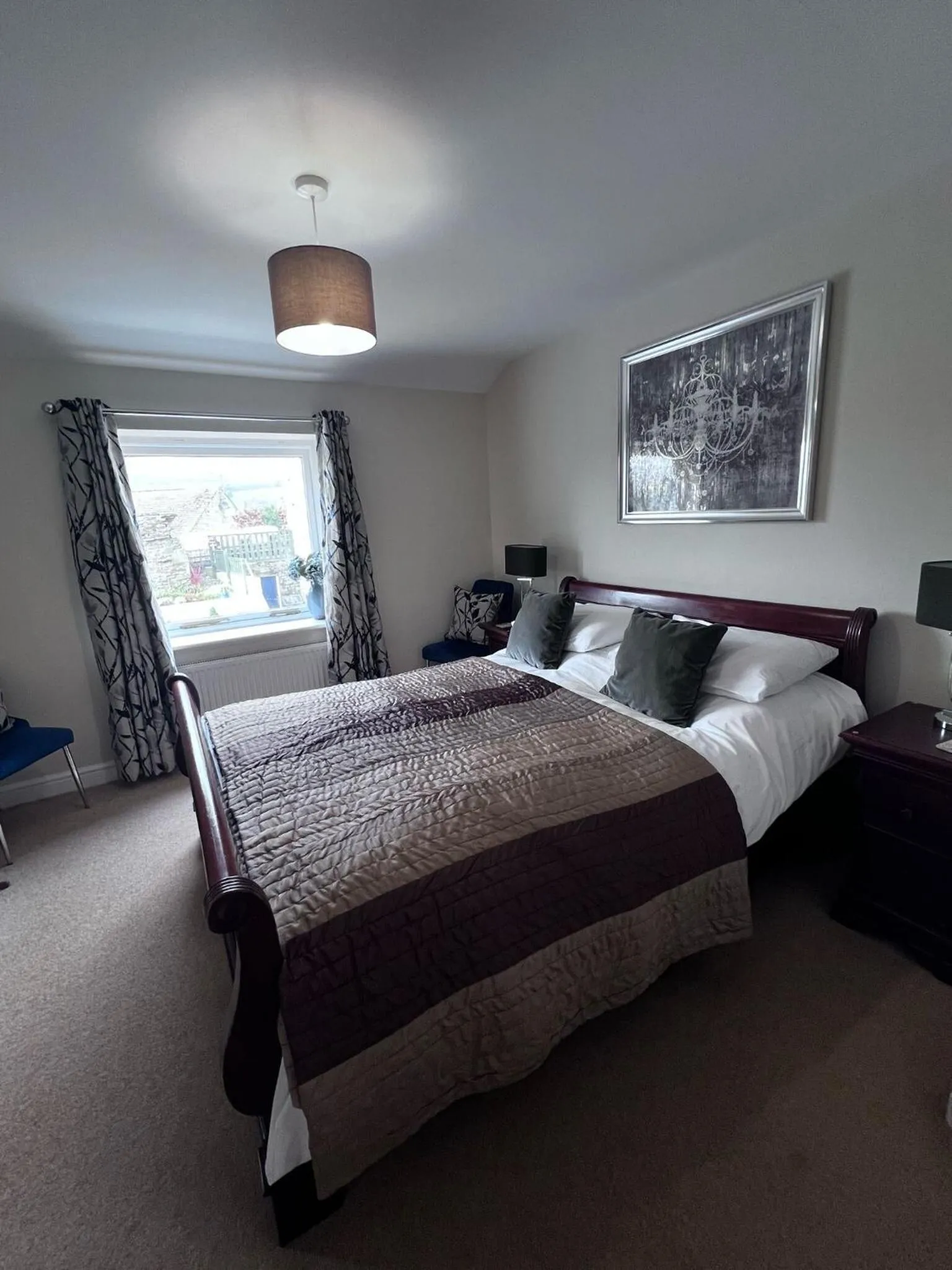 Bedroom, Bed in OYO Cocketts Hotel