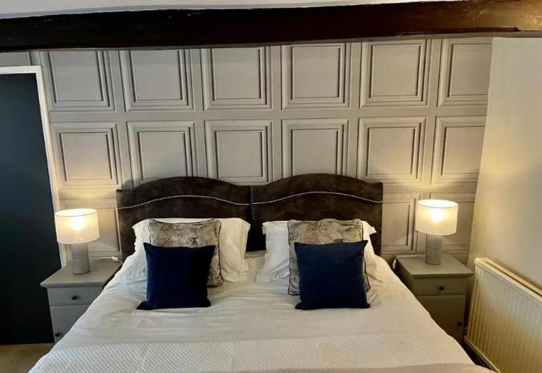 Bedroom, Bed in OYO Cocketts Hotel