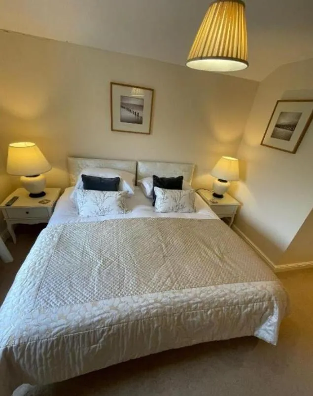 Bedroom, Bed in OYO Cocketts Hotel