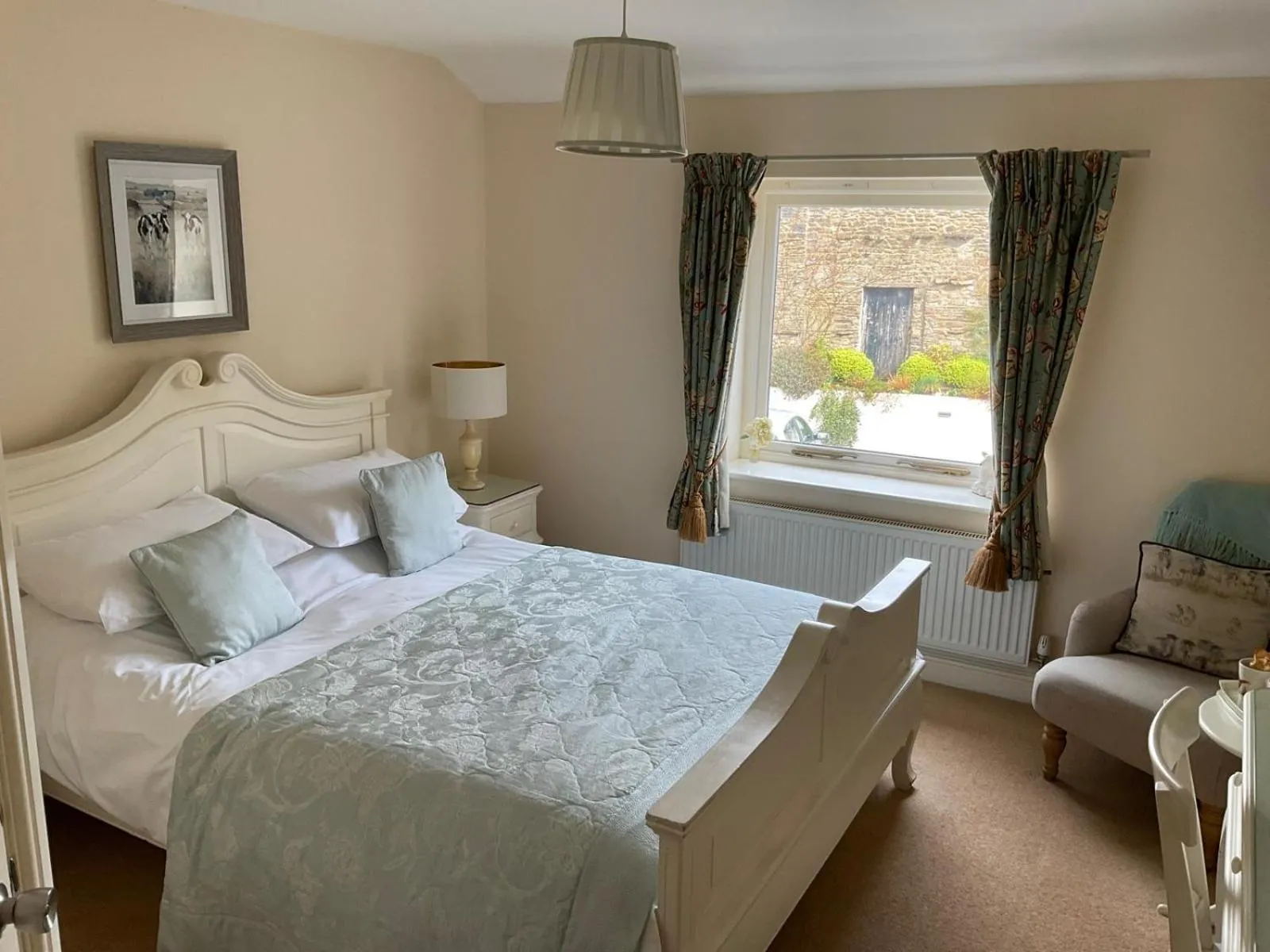 Bedroom, Bed in OYO Cocketts Hotel