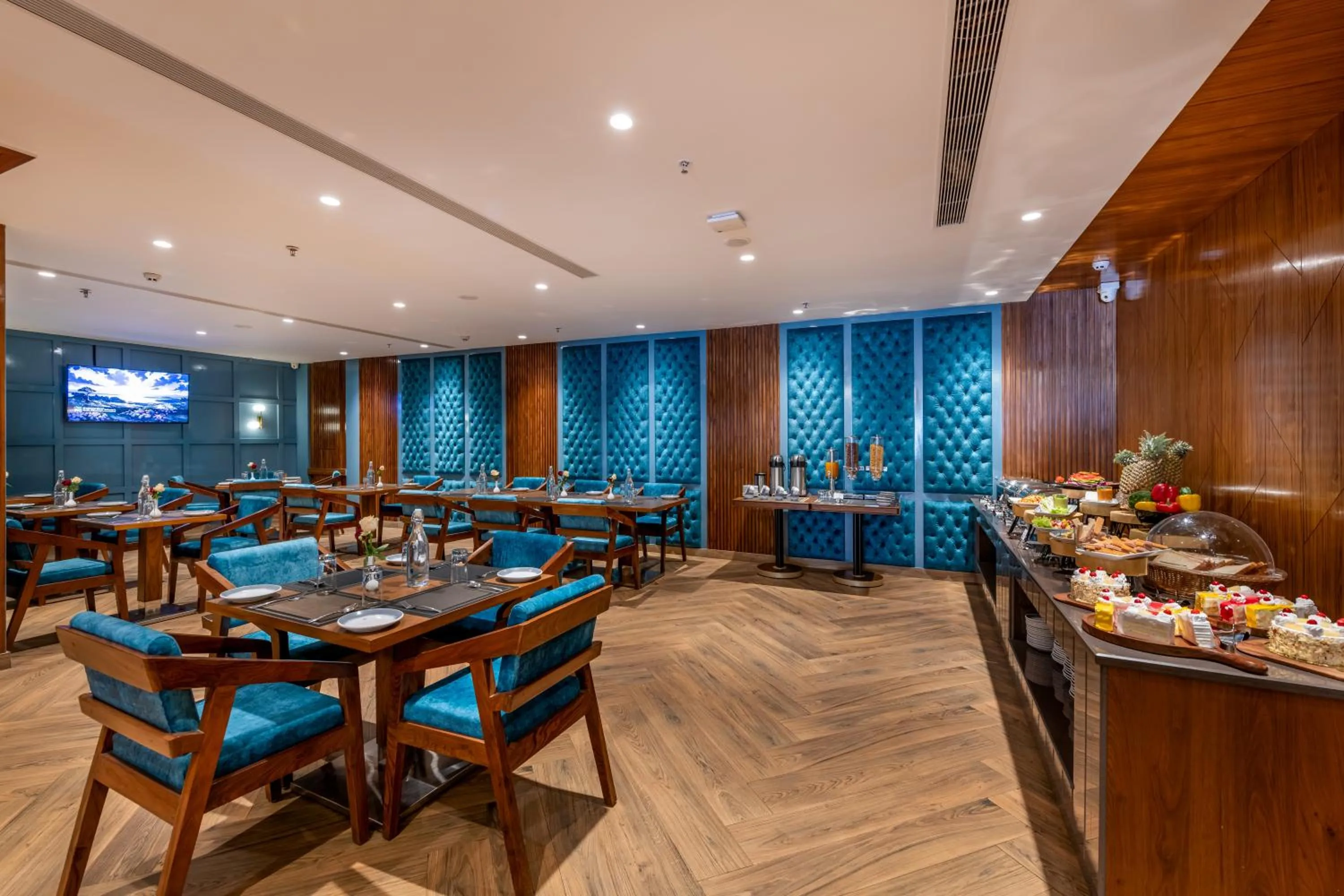 Food and drinks in Lords Eco Inn Dera Bassi