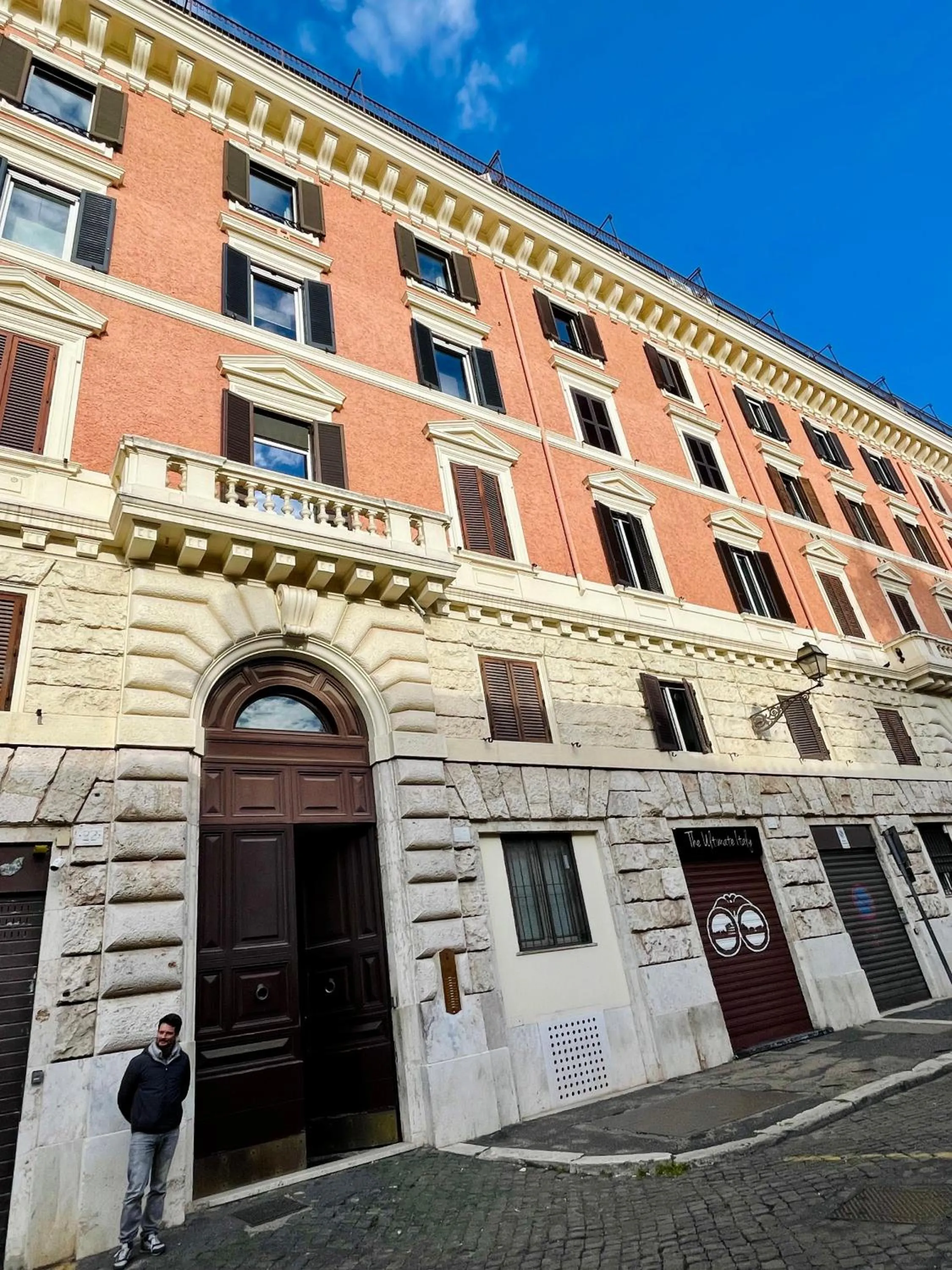 Property building in Martina al Colosseo