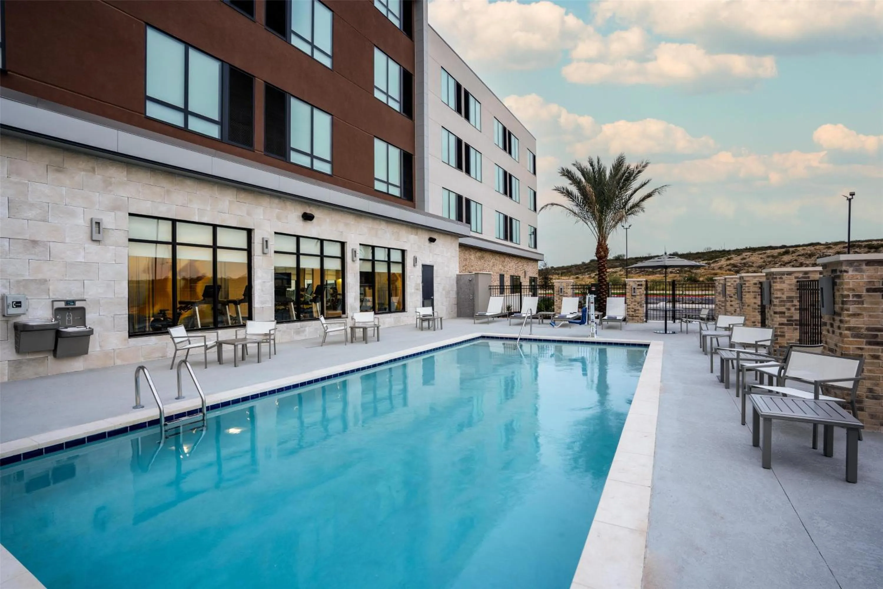 Swimming pool in Hyatt Place Eagle Pass