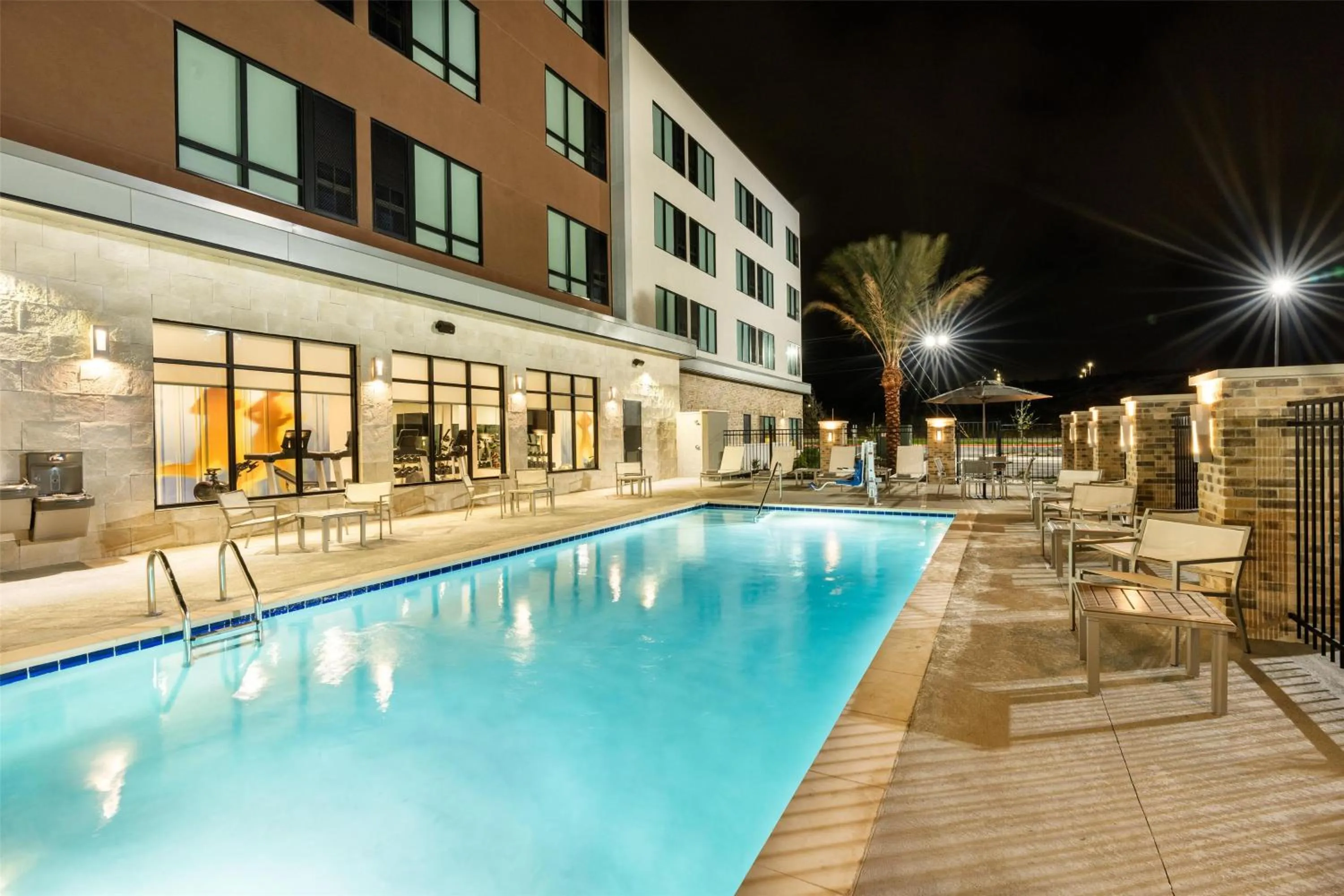 Swimming pool in Hyatt Place Eagle Pass