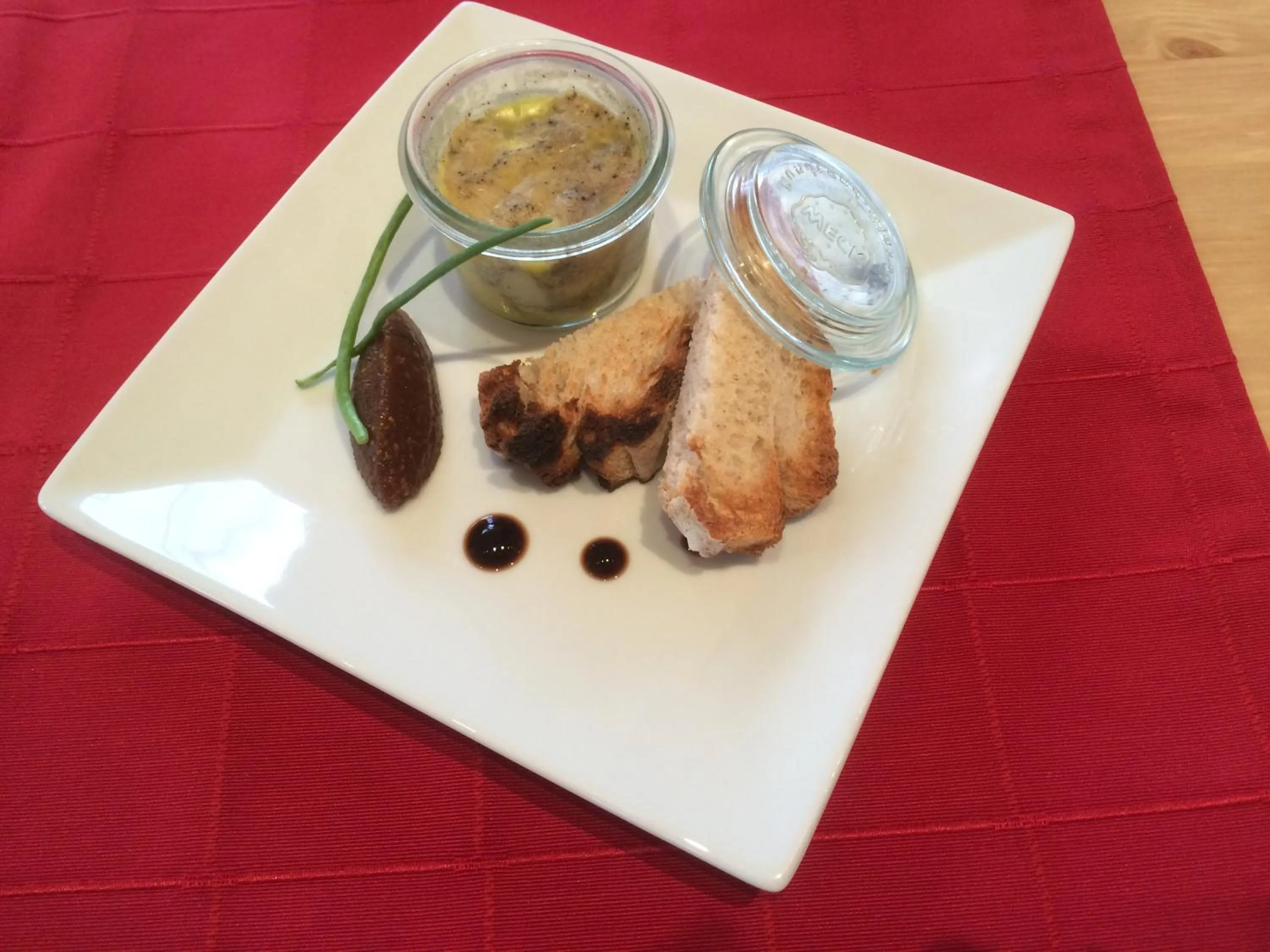 Restaurant/places to eat in Le Melchior