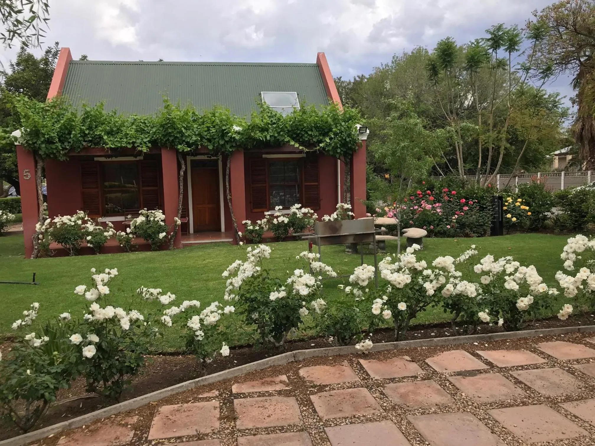Garden in Beaufort Manor Country Lodge