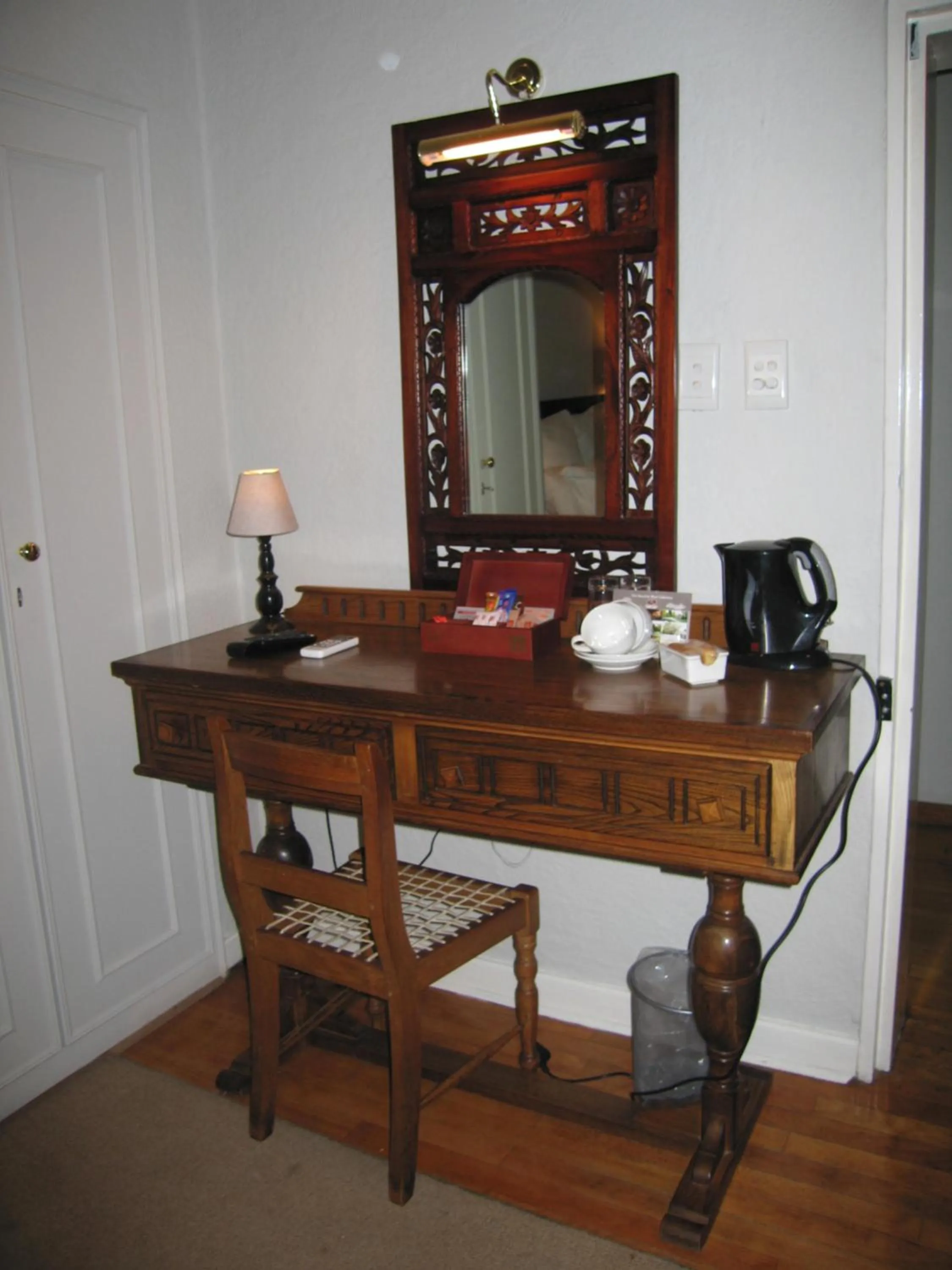 Coffee/tea facilities in Beaufort Manor Country Lodge