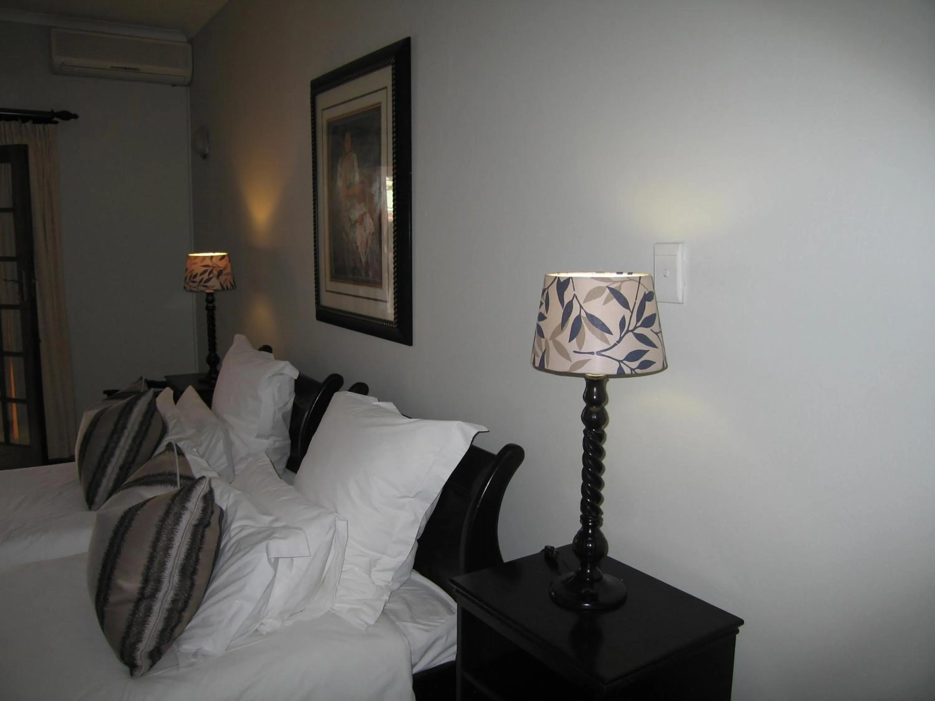 Food and drinks, Bed in Beaufort Manor Country Lodge