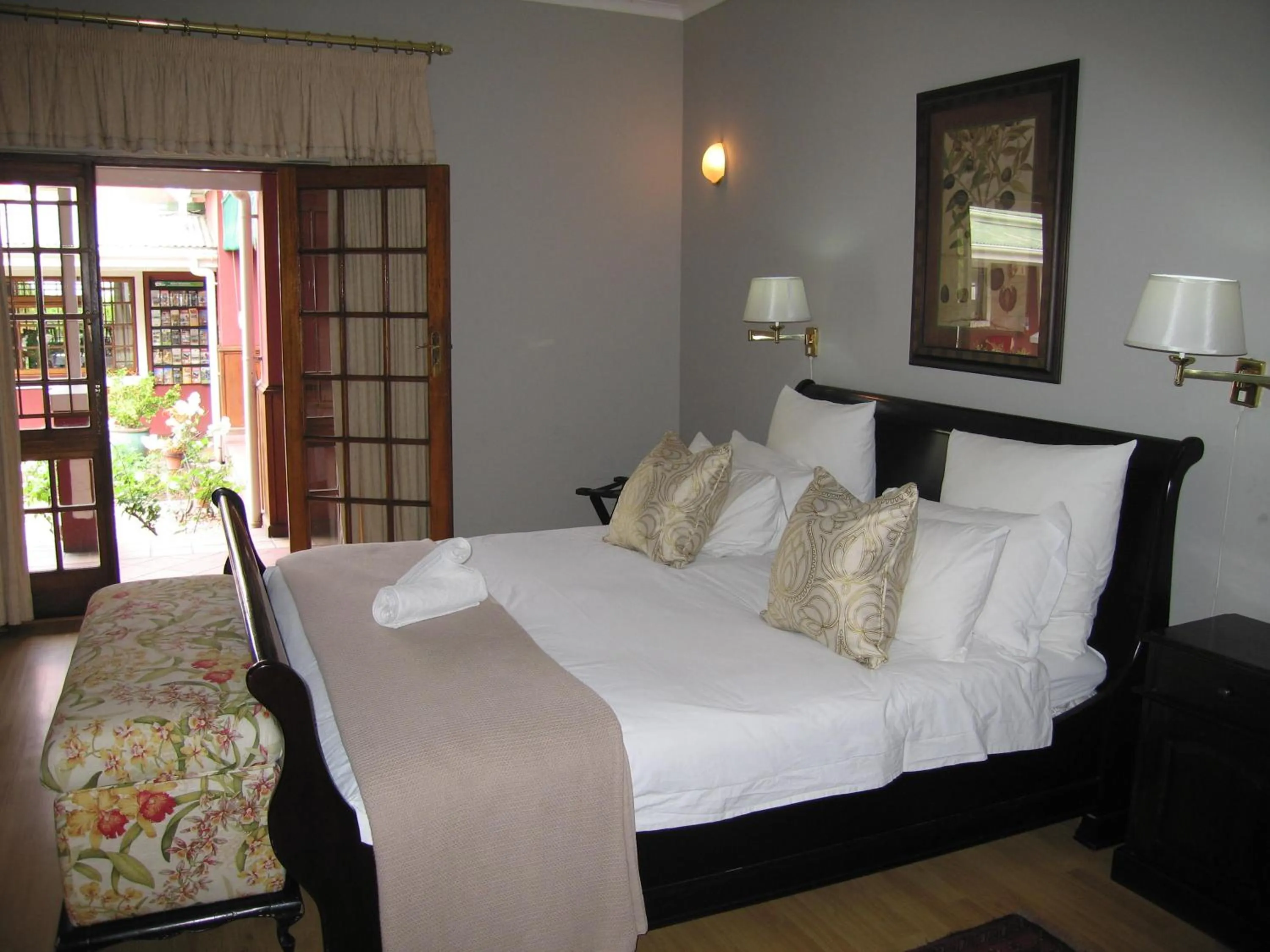 Bedroom, Bed in Beaufort Manor Country Lodge