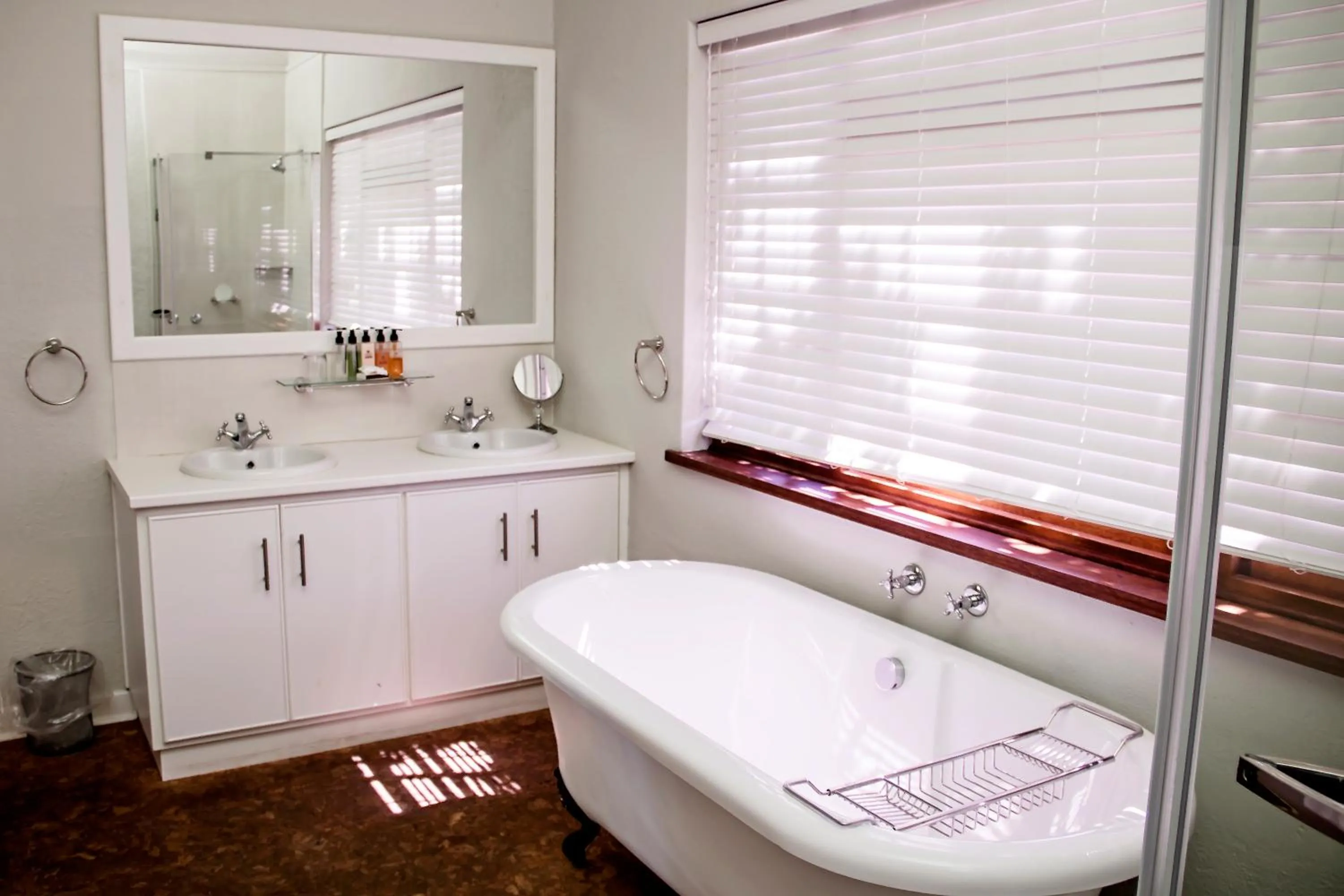 Bathroom in Beaufort Manor Country Lodge