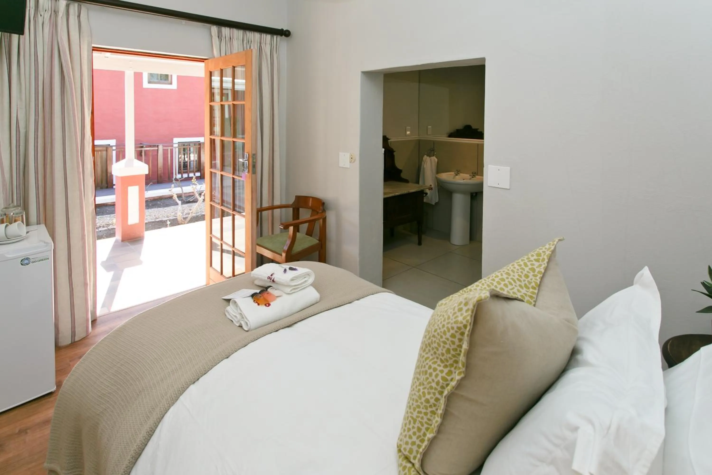 Bedroom, Bed in Beaufort Manor Country Lodge