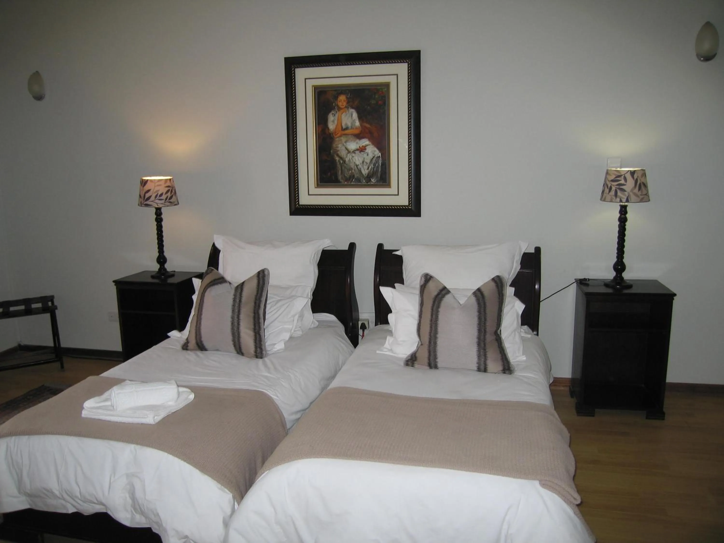 Bed in Beaufort Manor Country Lodge