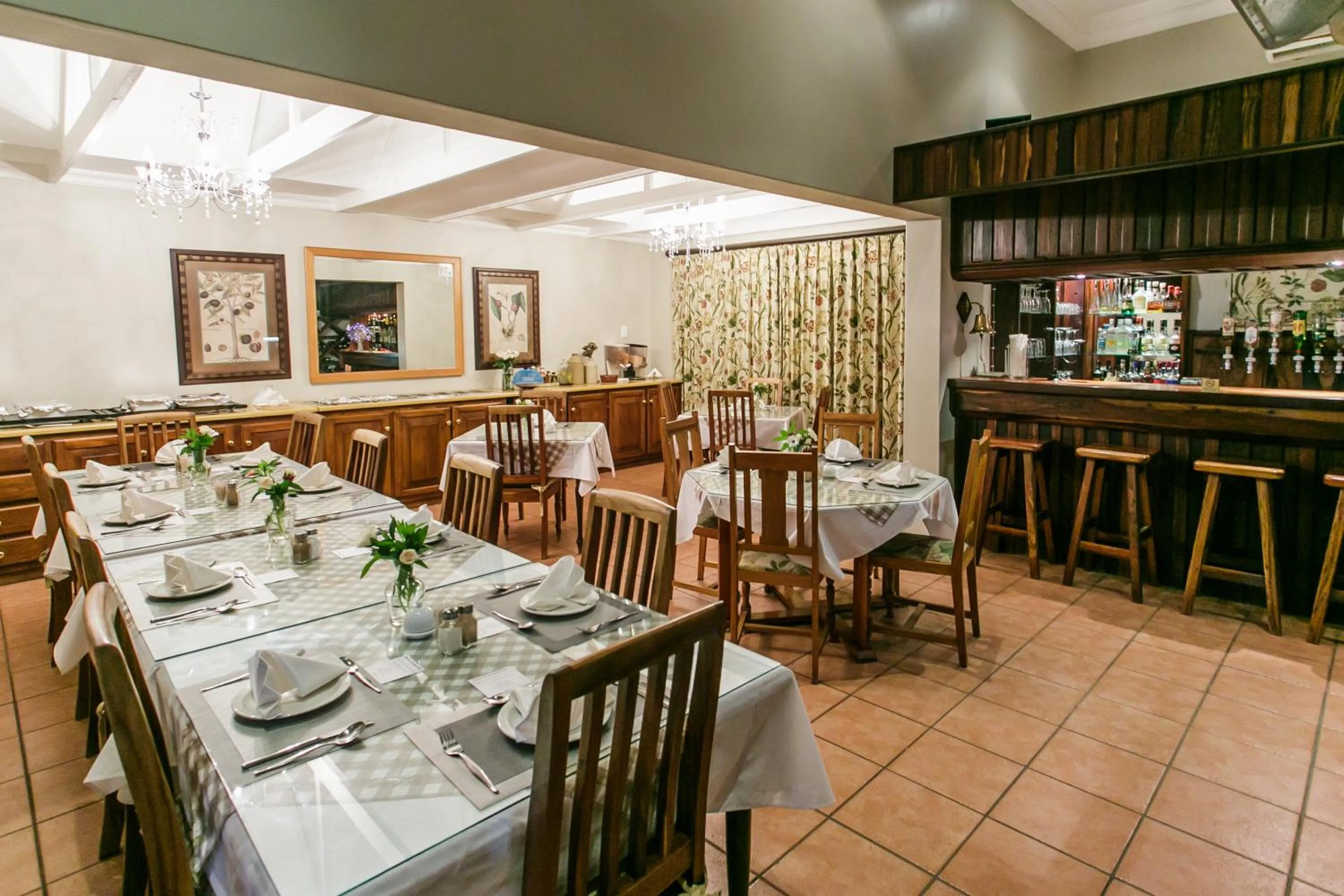 Dining area in Beaufort Manor Country Lodge