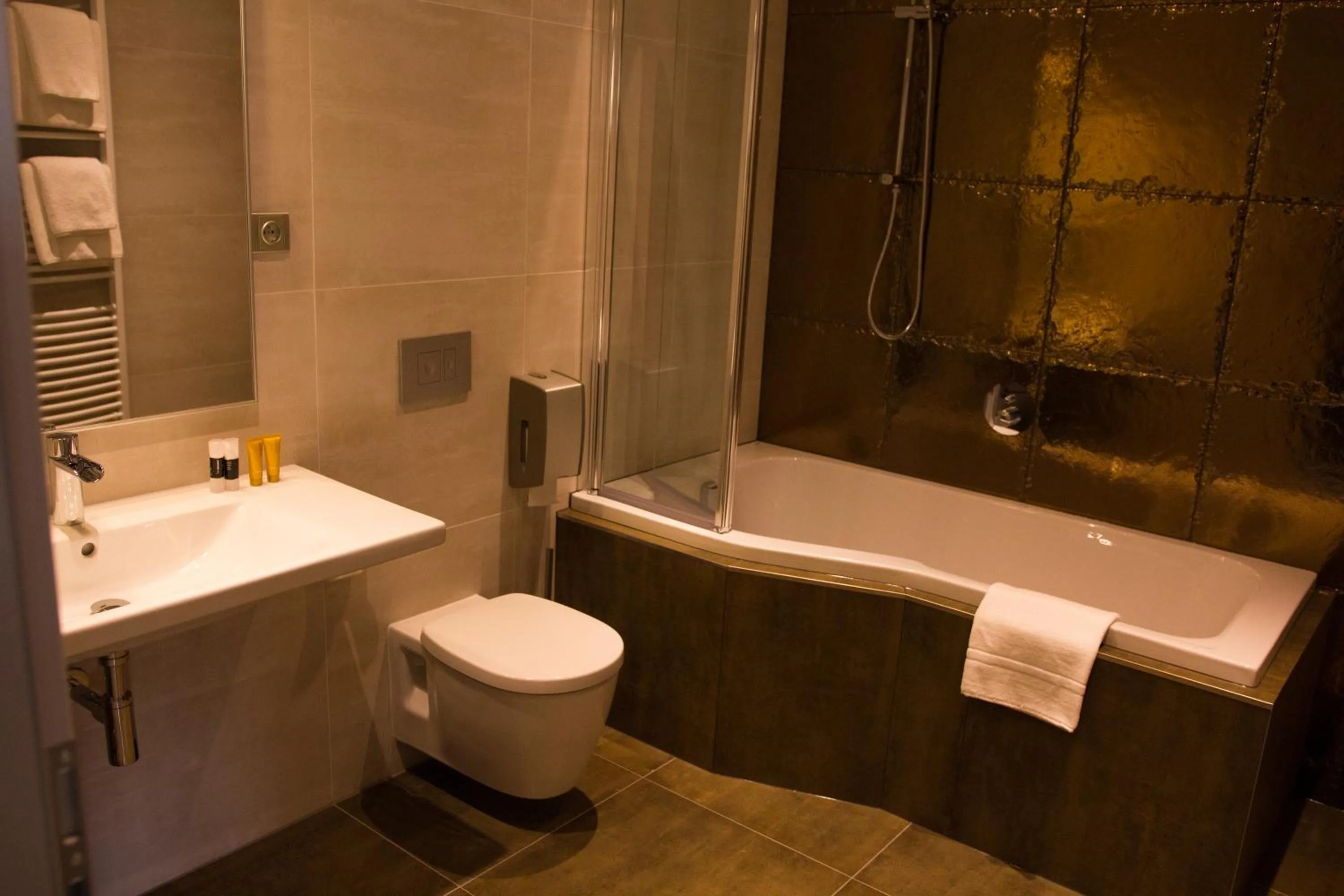 Bathroom in Hotel Freud