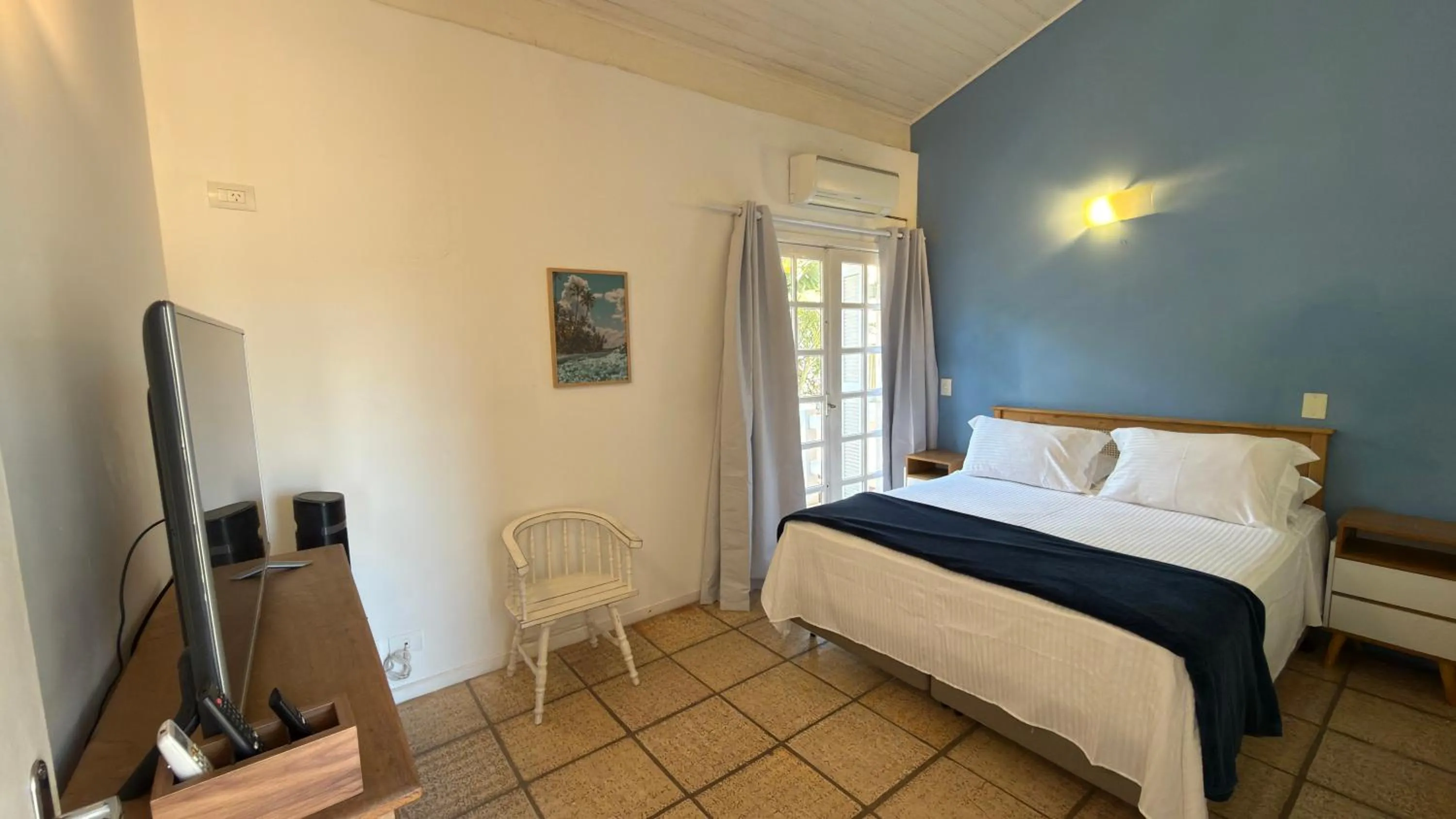 Bedroom, Bed in Pousada Pantai Maresias