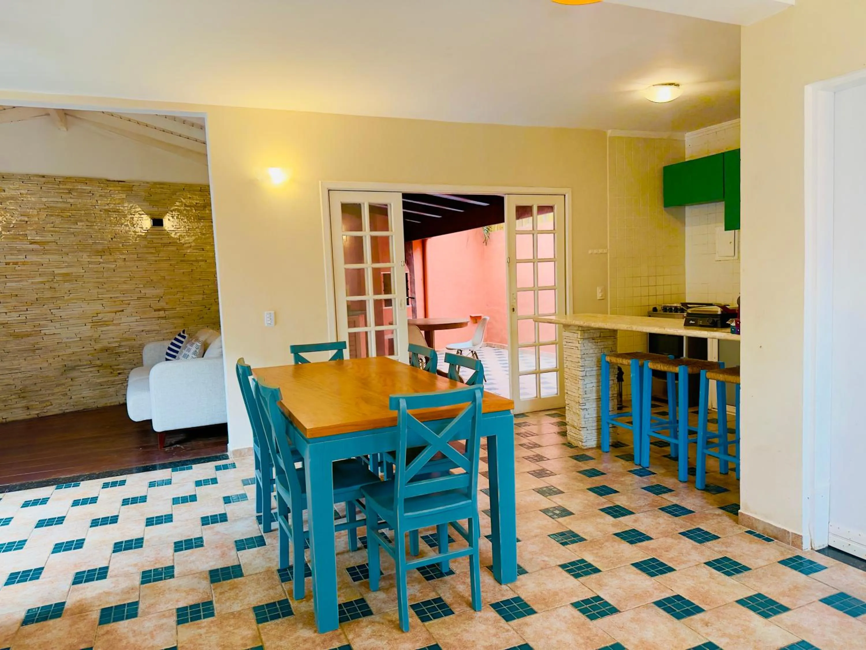 Seating area in Pousada Pantai Maresias