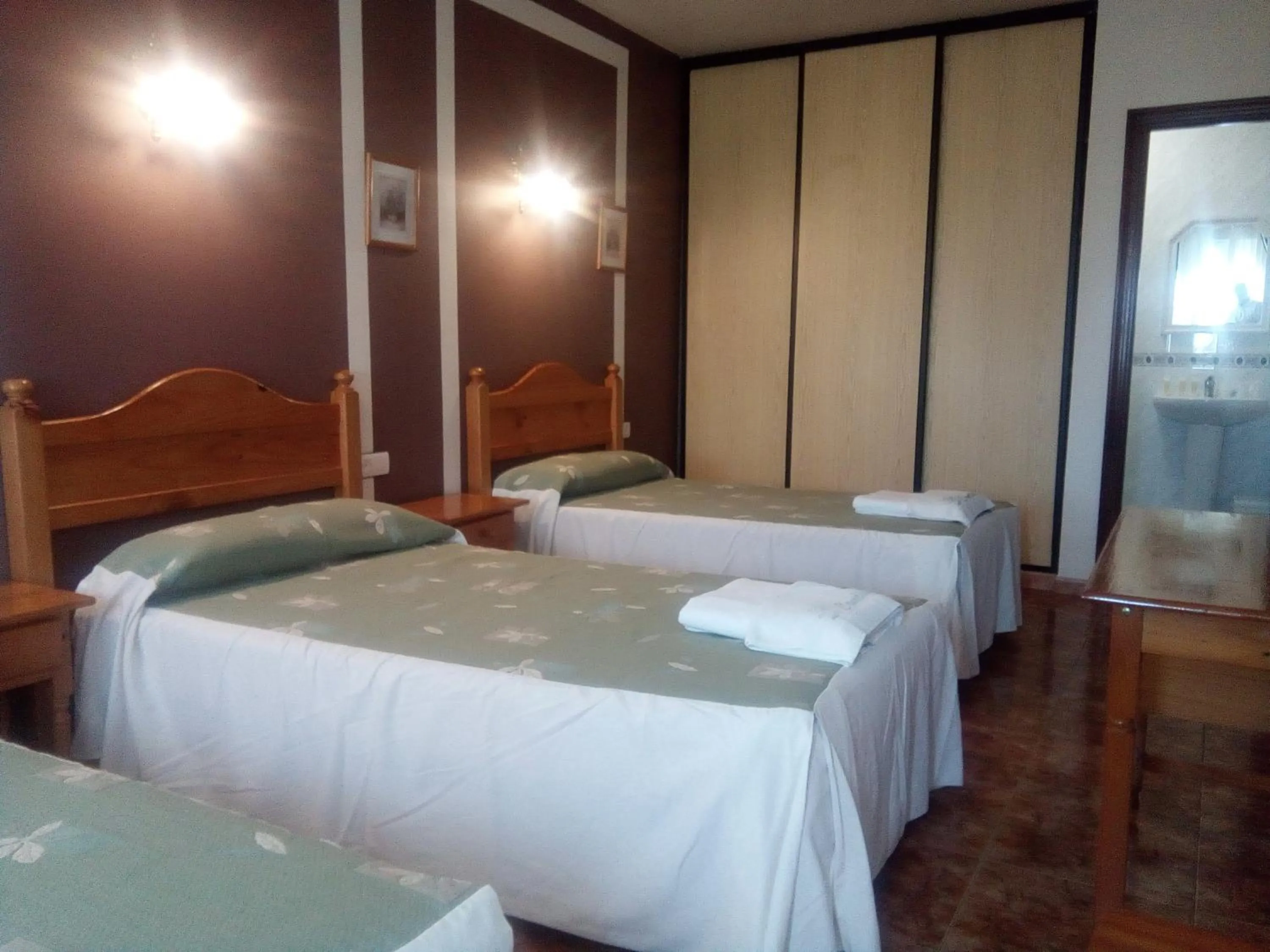 Bedroom, Bed in Hotel Restaurante Las Camelias