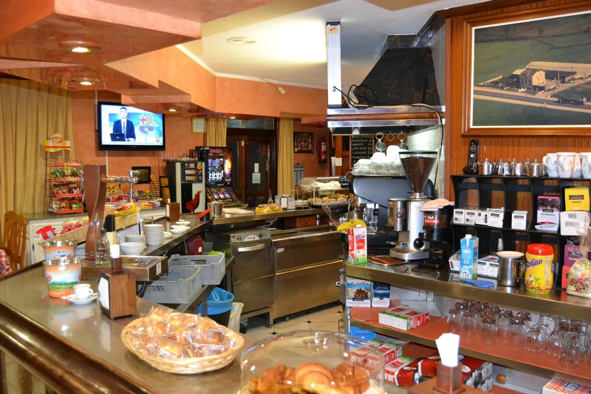 Lounge or bar in Hotel Restaurante Las Camelias