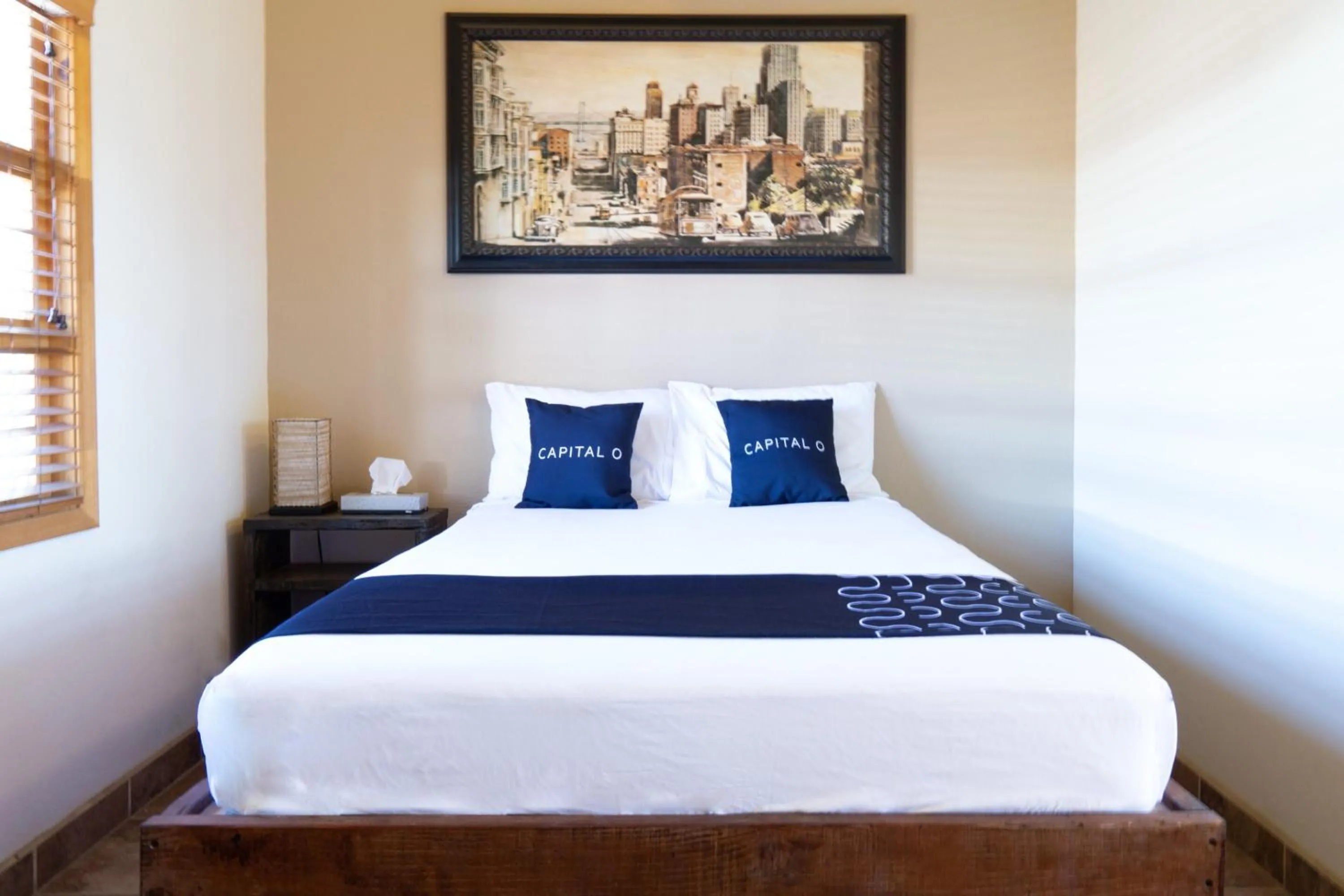 Bedroom, Bed in Capital O Hotel Villa Azura