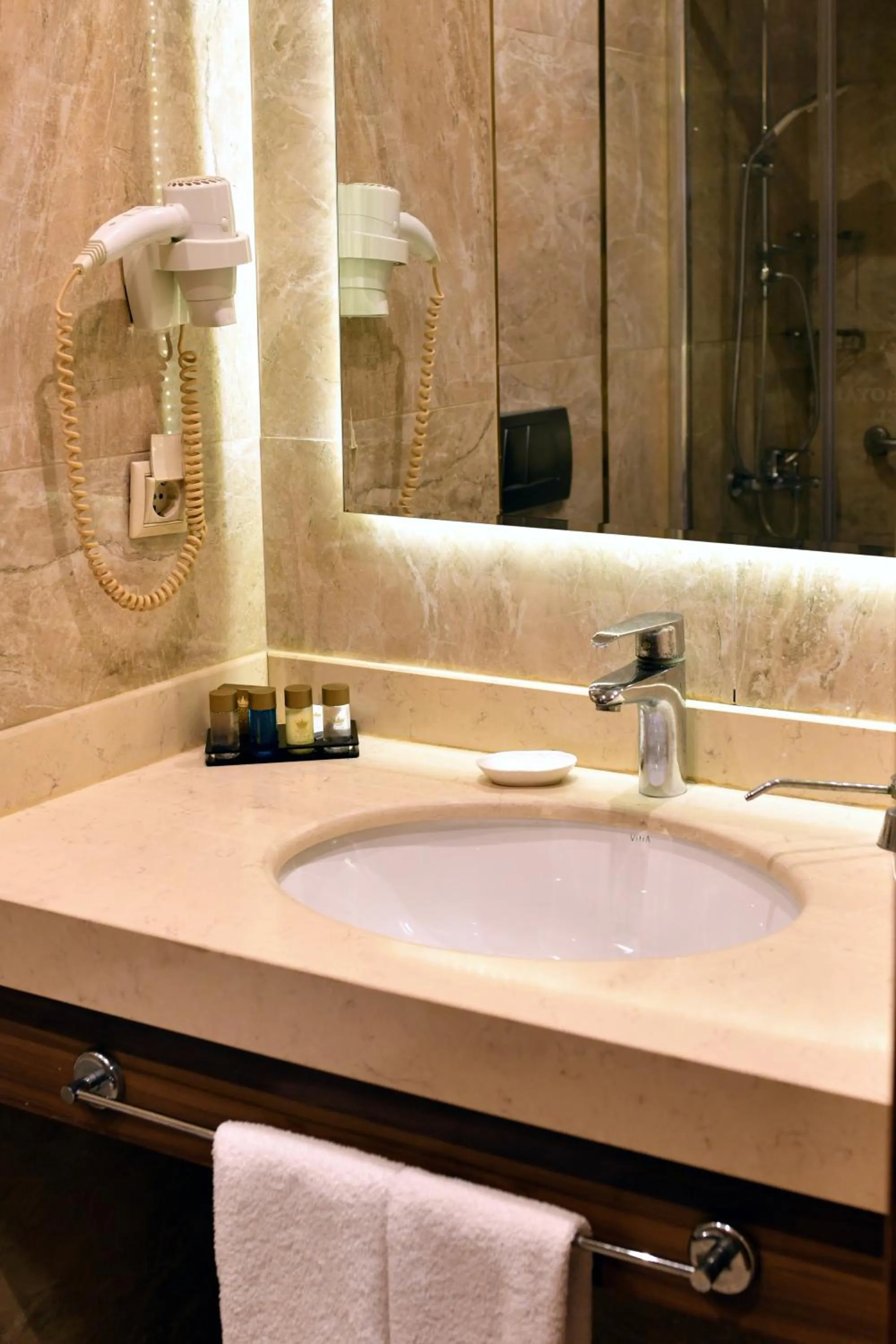 Bathroom in Royal Hotel Inegol