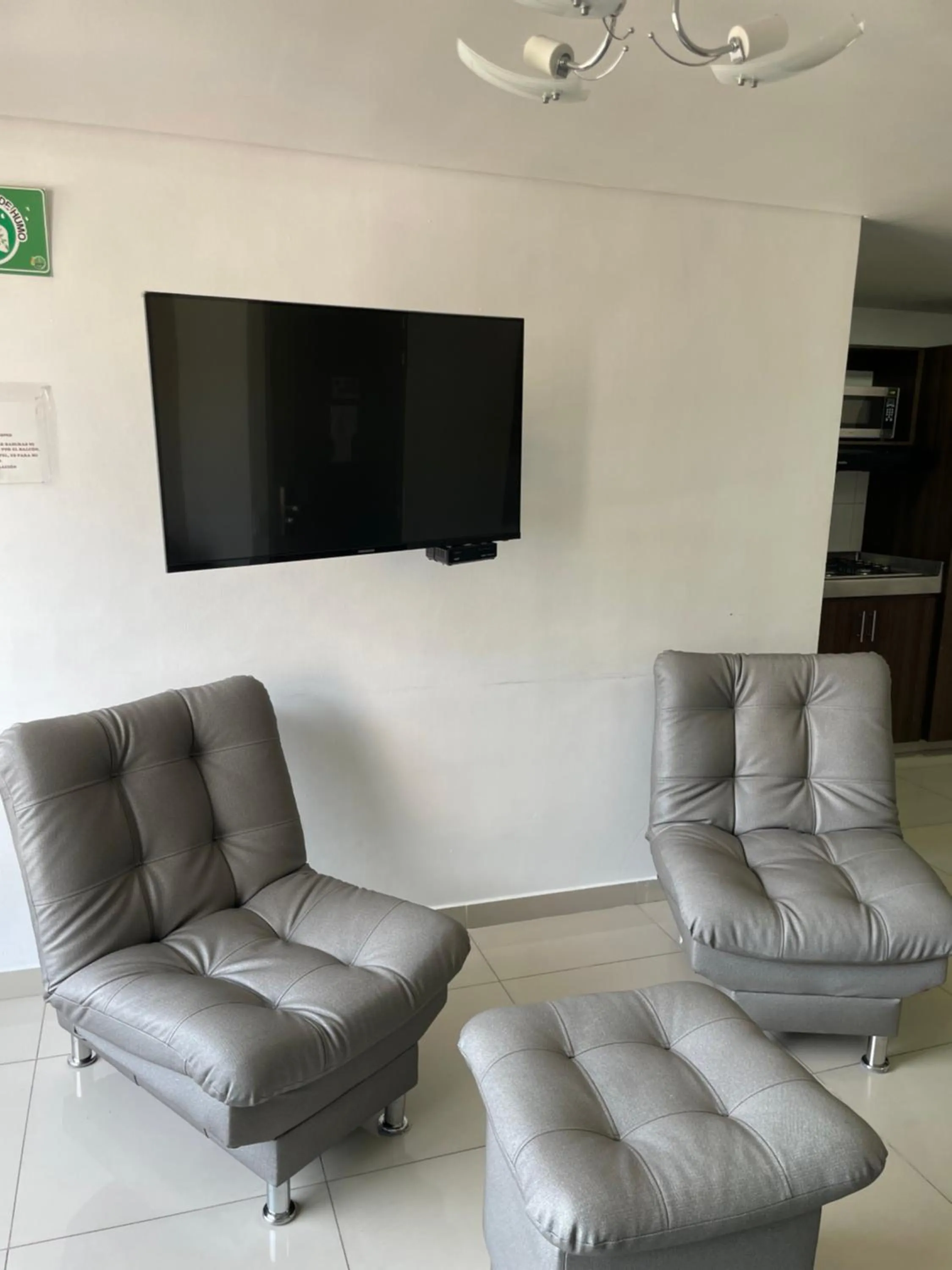 TV and multimedia in Ivanna Jumar ApartaHotel - Laureles Estadio