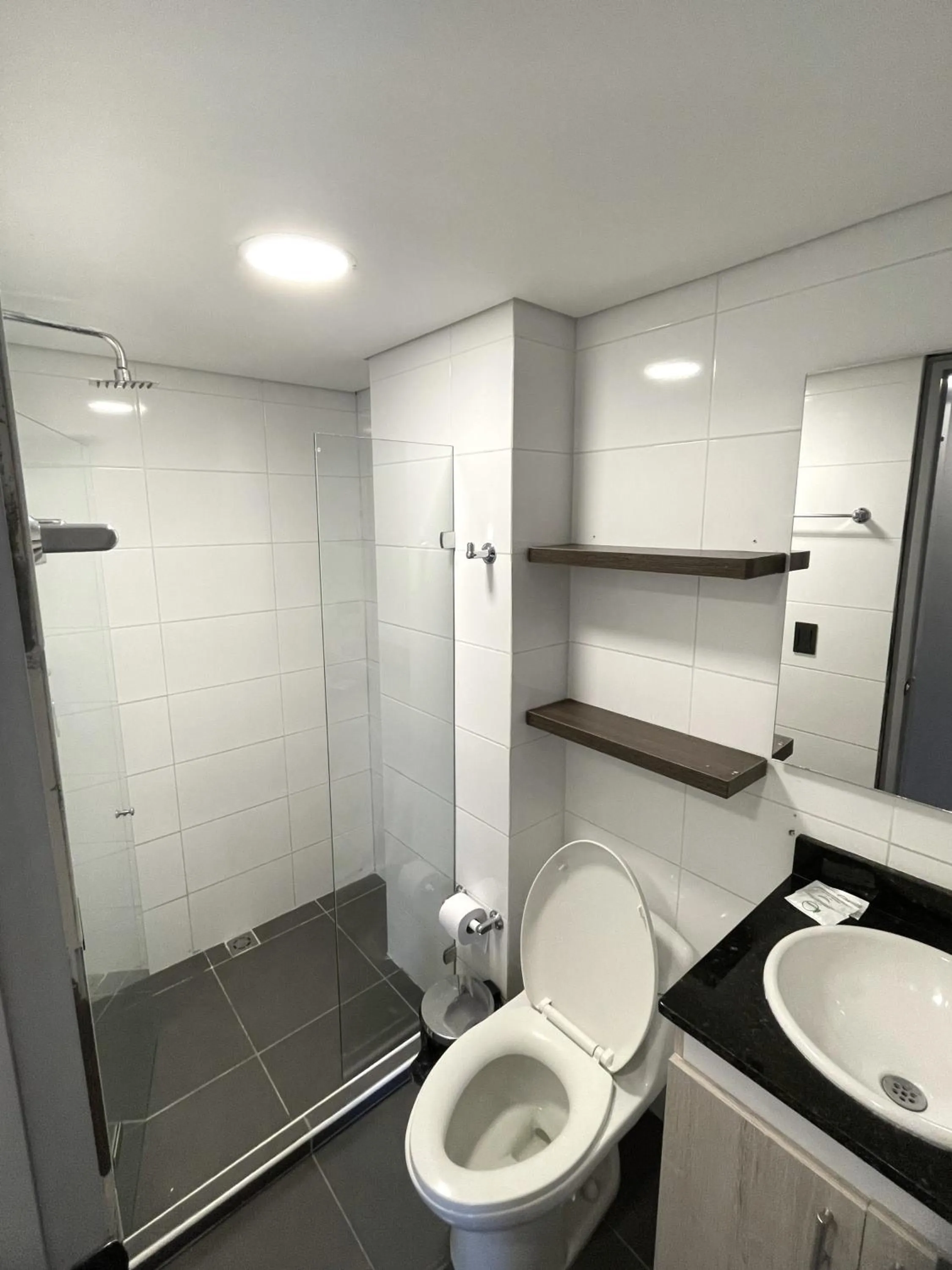 Bathroom in Ivanna Jumar ApartaHotel - Laureles Estadio