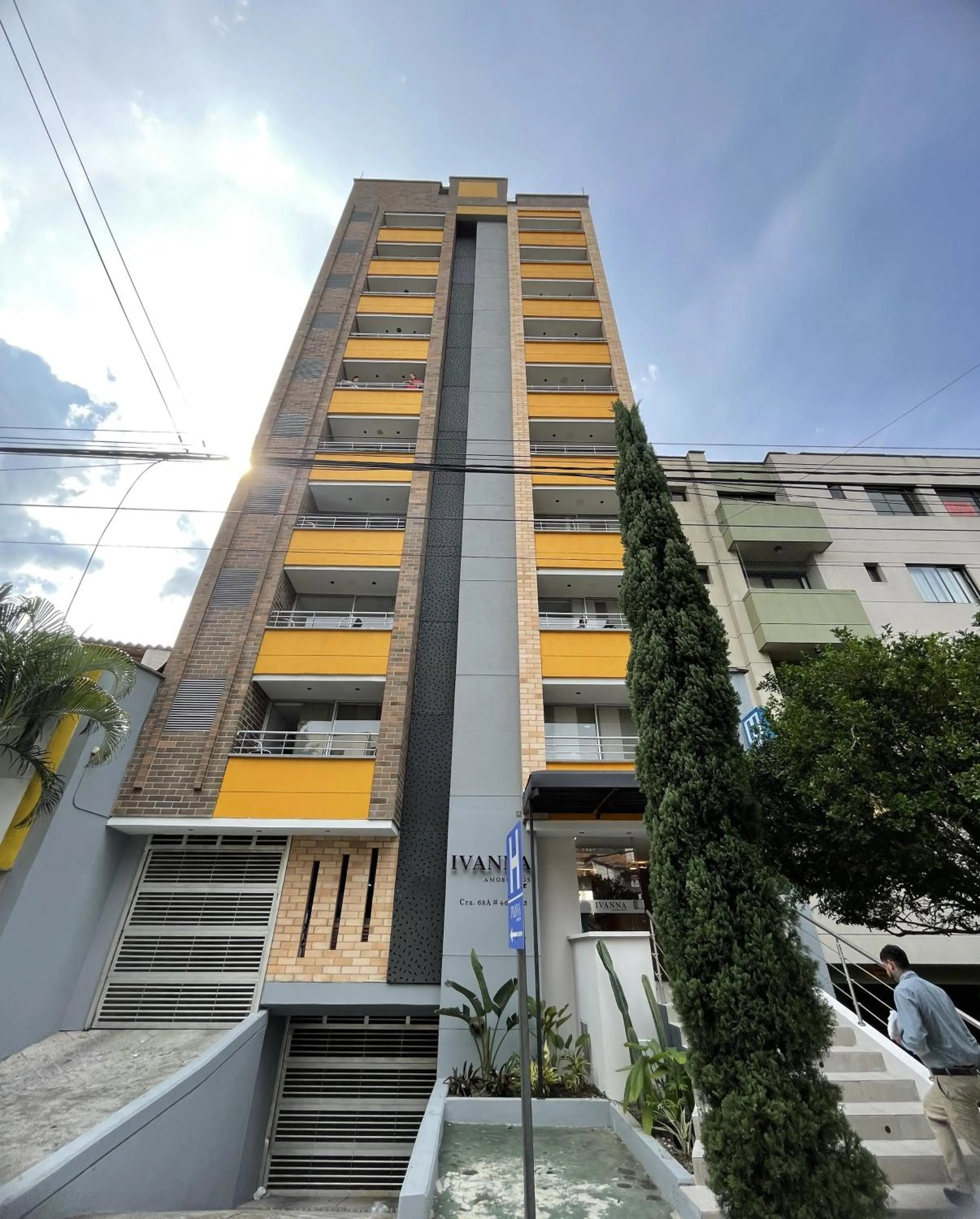 Property building in Ivanna Jumar ApartaHotel - Laureles Estadio