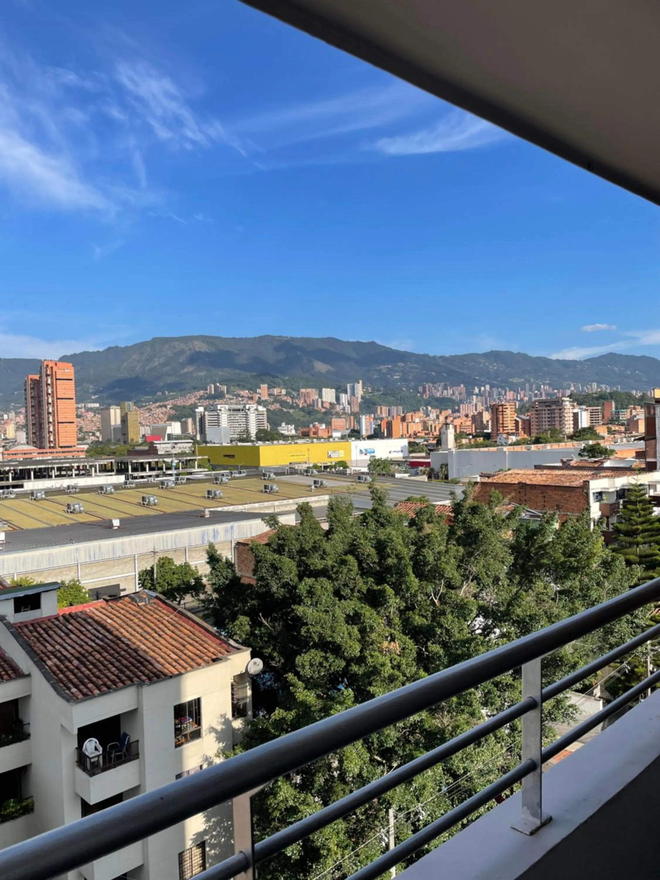 Balcony/Terrace in Ivanna Jumar ApartaHotel - Laureles Estadio