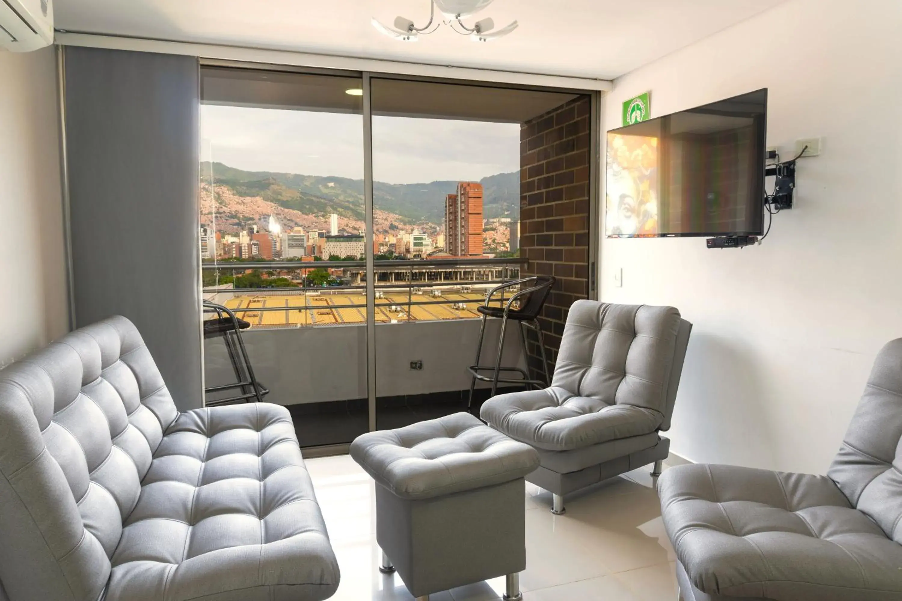 Three-Bedroom Standard Apartment in Ivanna Jumar ApartaHotel - Laureles Estadio Three-Bedroom Standard Apartment in Ivanna Jumar ApartaHotel - Laureles Estadio