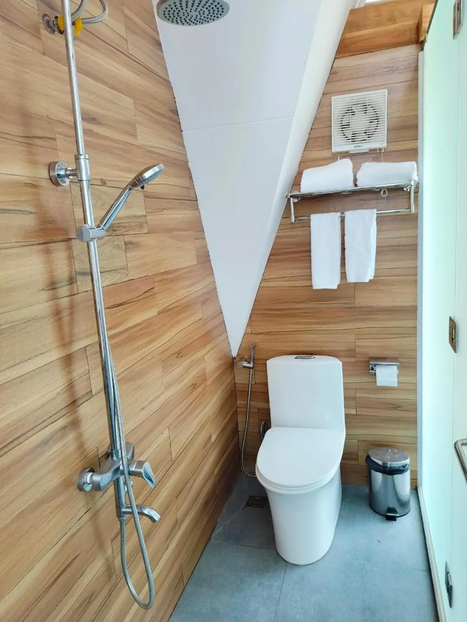 Shower in Fly Up Resort