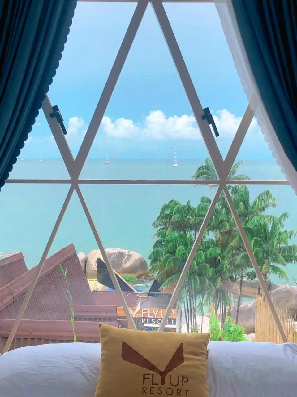 Sea view, Bed in Fly Up Resort