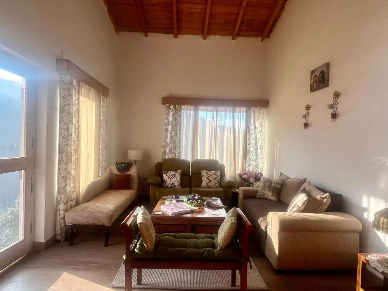 Katie's Abode, Hartola