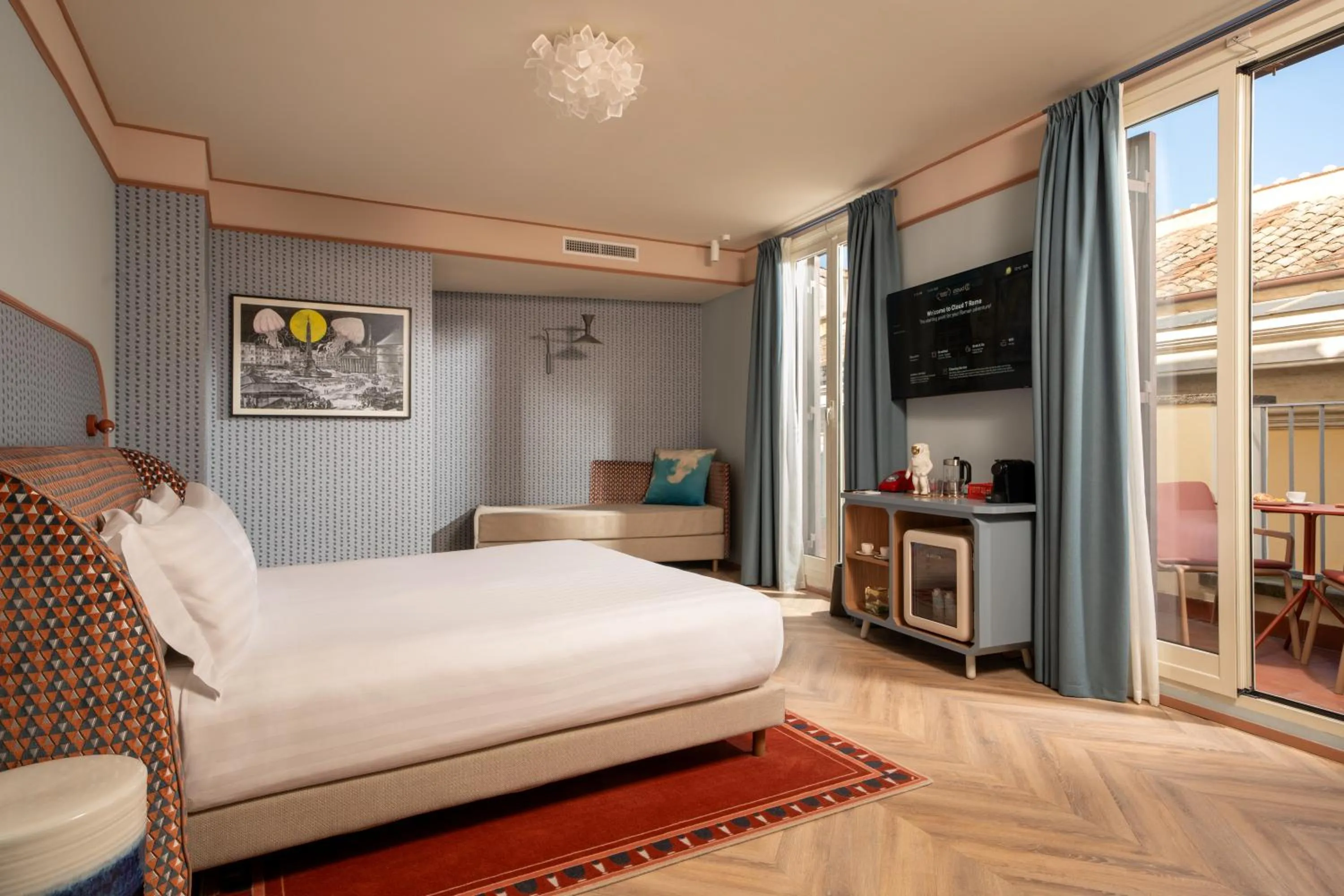 Bed in Cloud 7 Roma Hotel