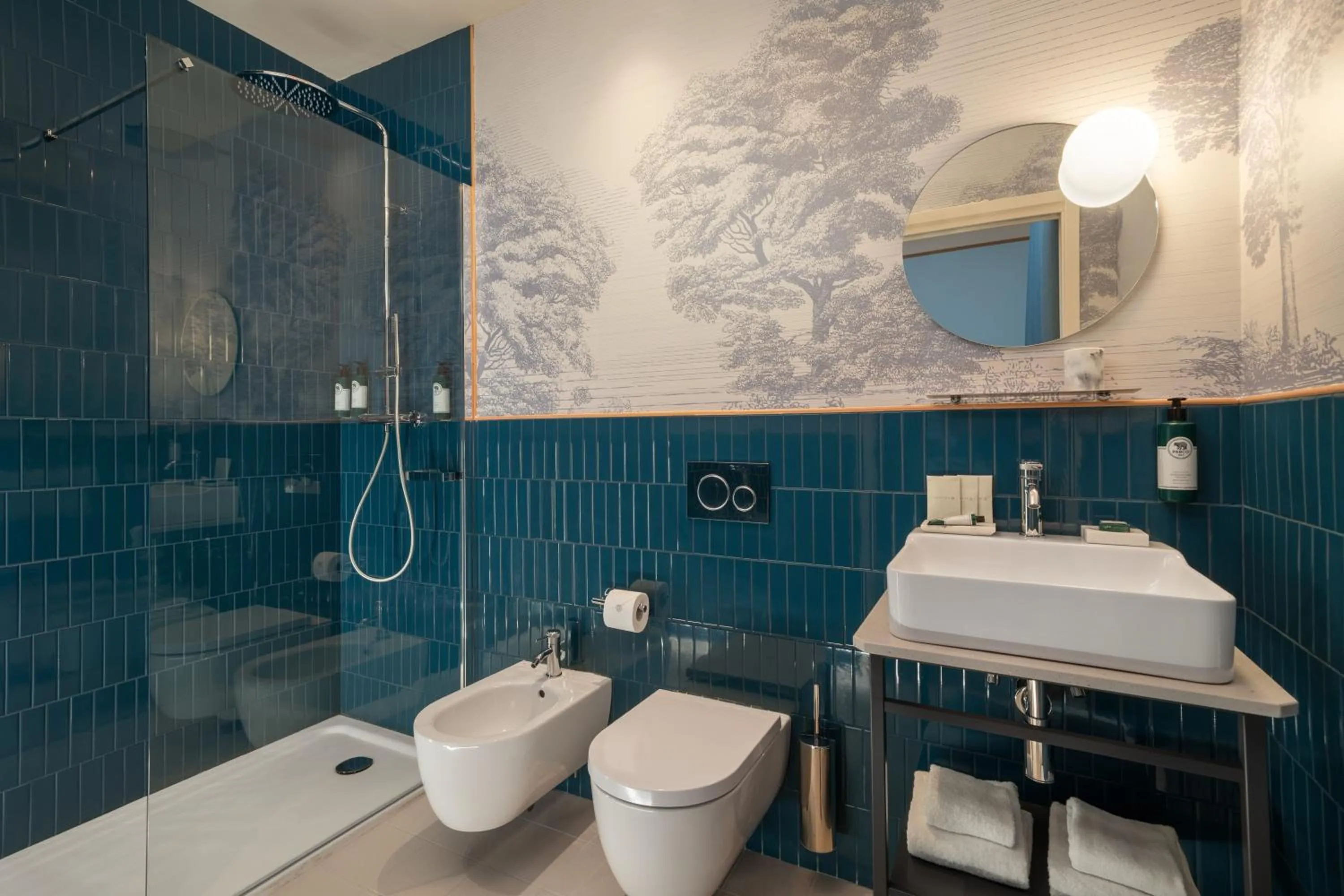 Shower in Cloud 7 Roma Hotel