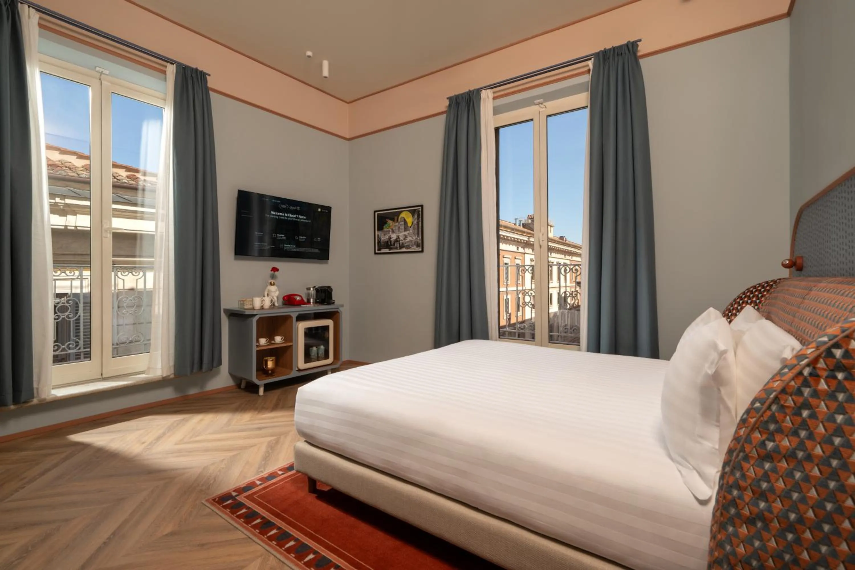 Bed in Cloud 7 Roma Hotel