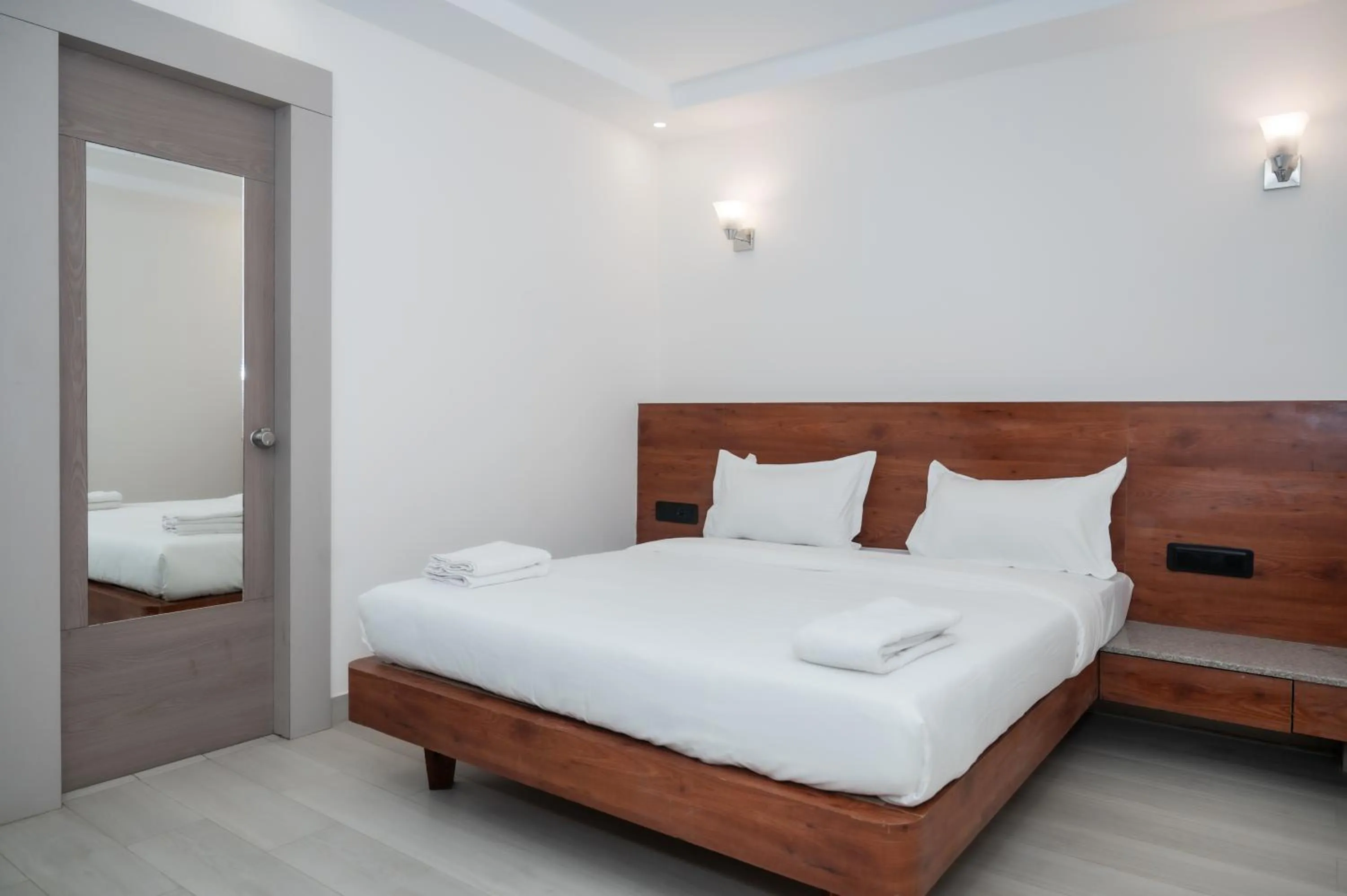 Bed in Gold Inn Exotica