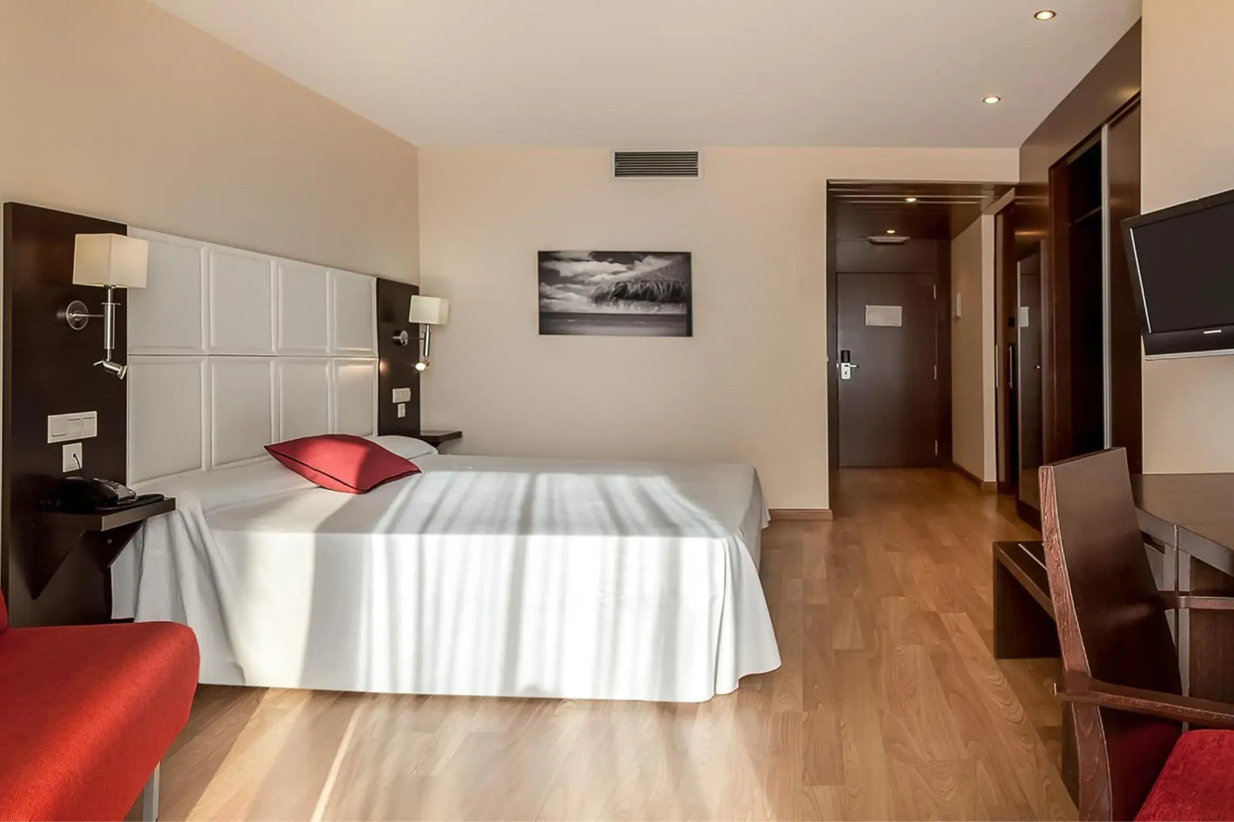 Family Room (2 Adults + 2 Children) in RH Don Carlos & Spa Family Room (2 Adults + 2 Children) in RH Don Carlos & Spa